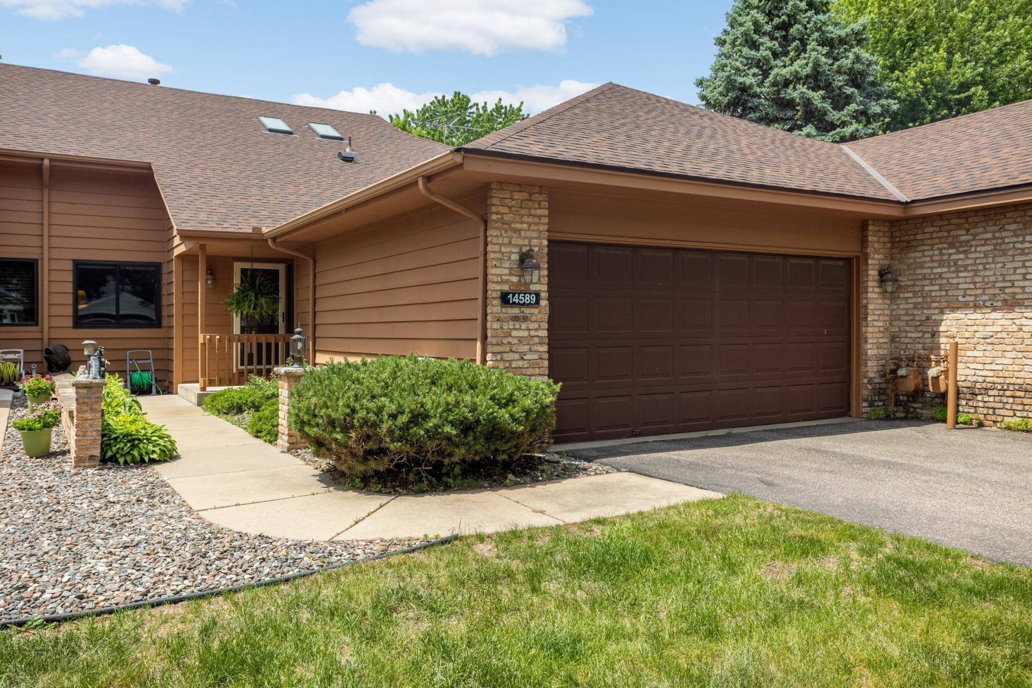 14589 Embassy AVE, Apple Valley, MN 55124