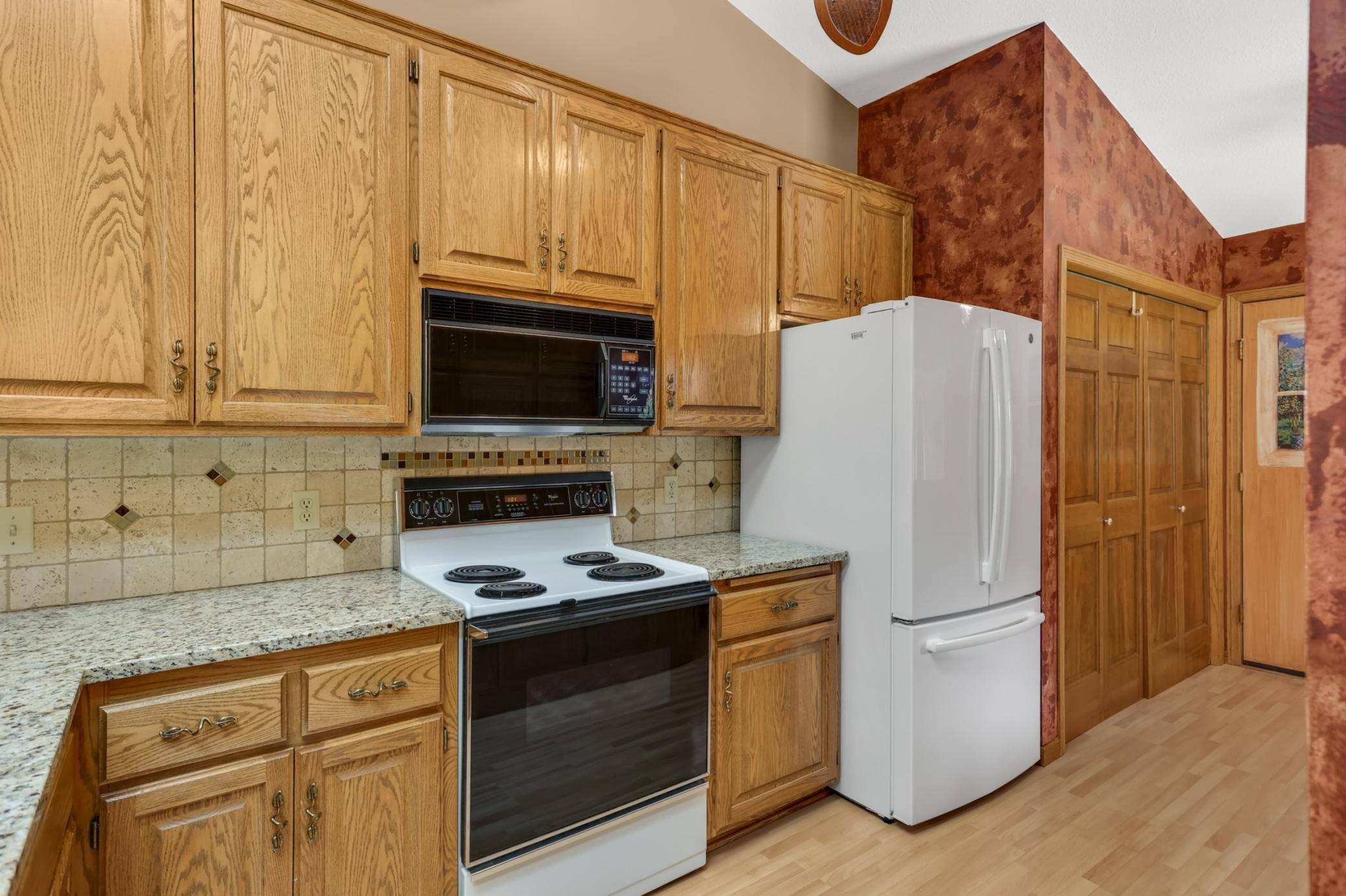 14589 Embassy AVE, Apple Valley, MN 55124