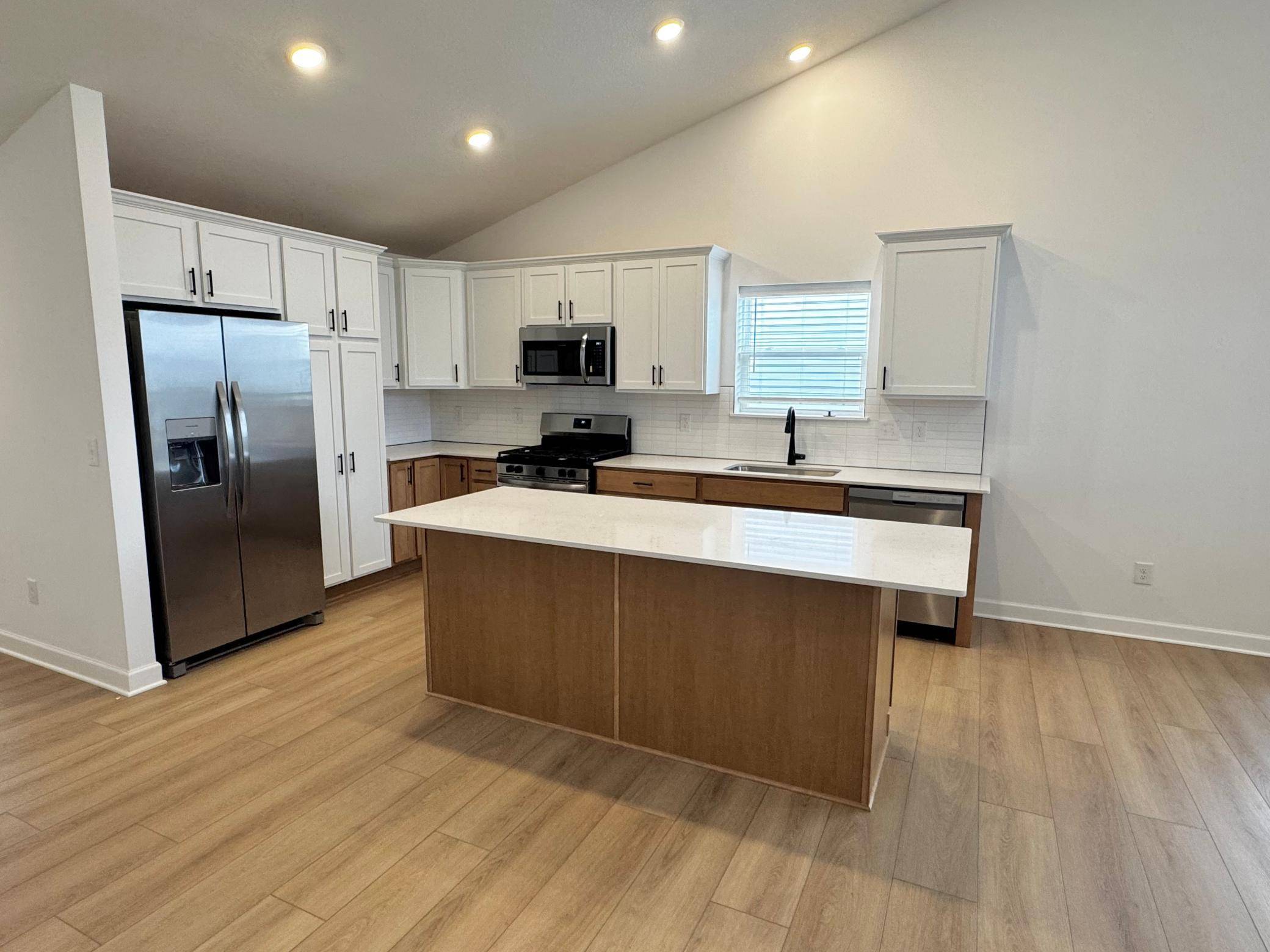 1907 Dogwood CT, Carver, MN 55315