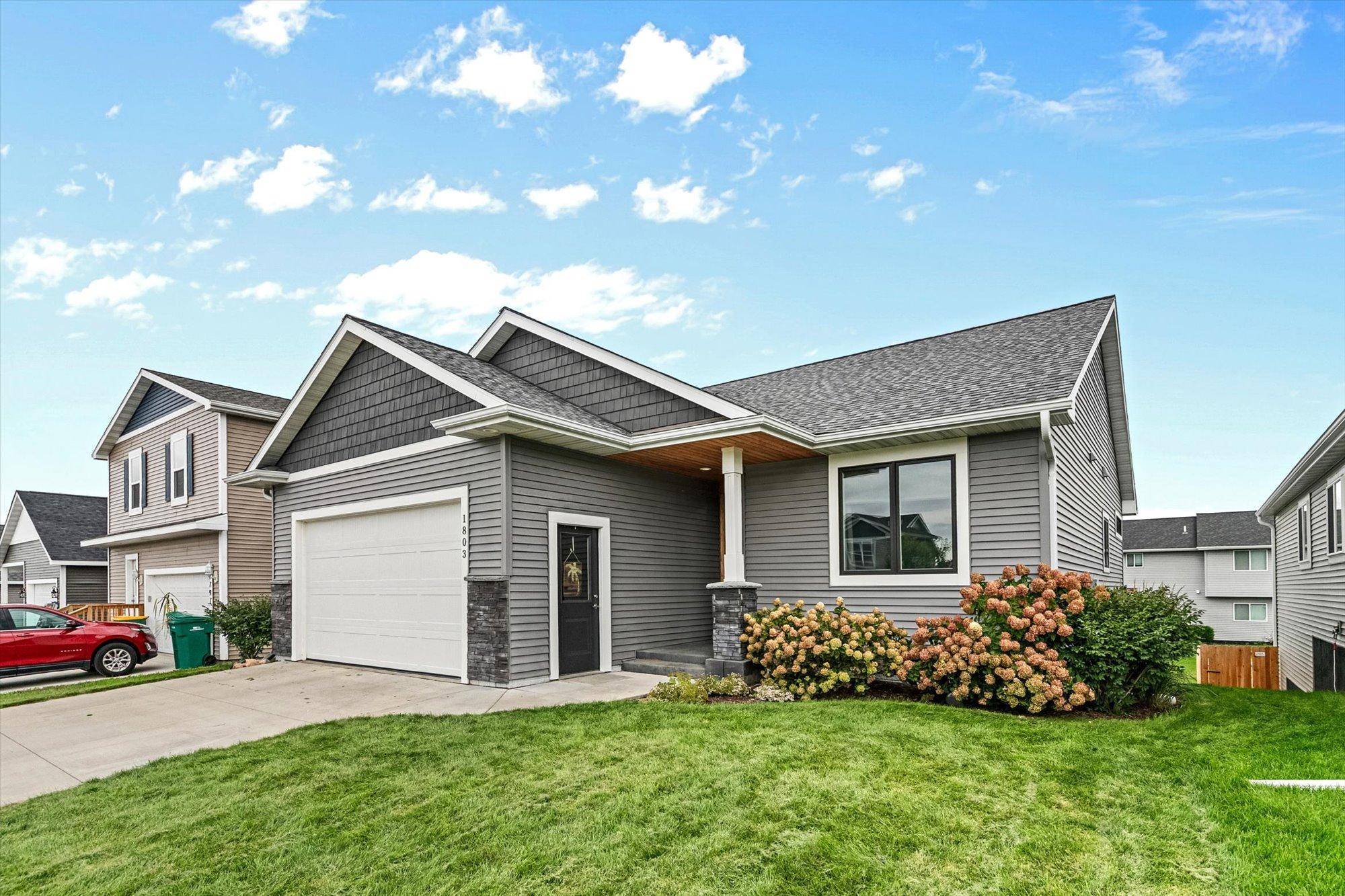 1803 Morning Glory DR, River Falls, WI 54022