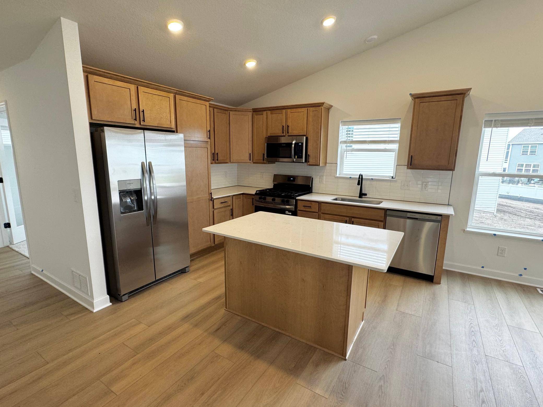 1911 Dogwood CT, Carver, MN 55315