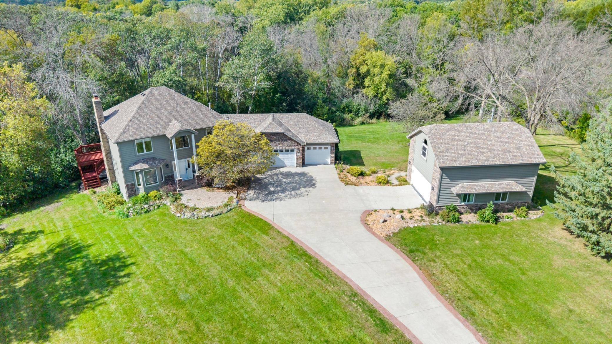 22530 Forest Ridge DR, Lakeville, MN 55044