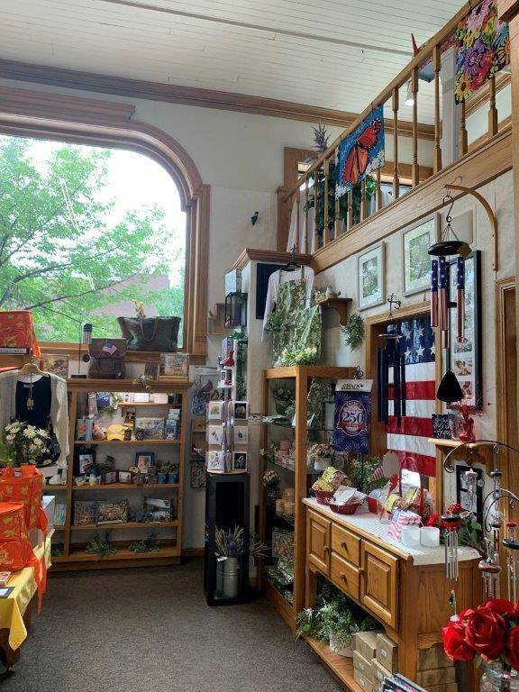 51 E 3rd ST, Winona, MN 55987