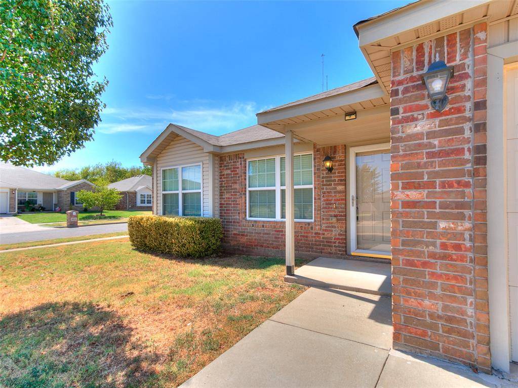 9637 Kylie DR, Moore, OK 73160