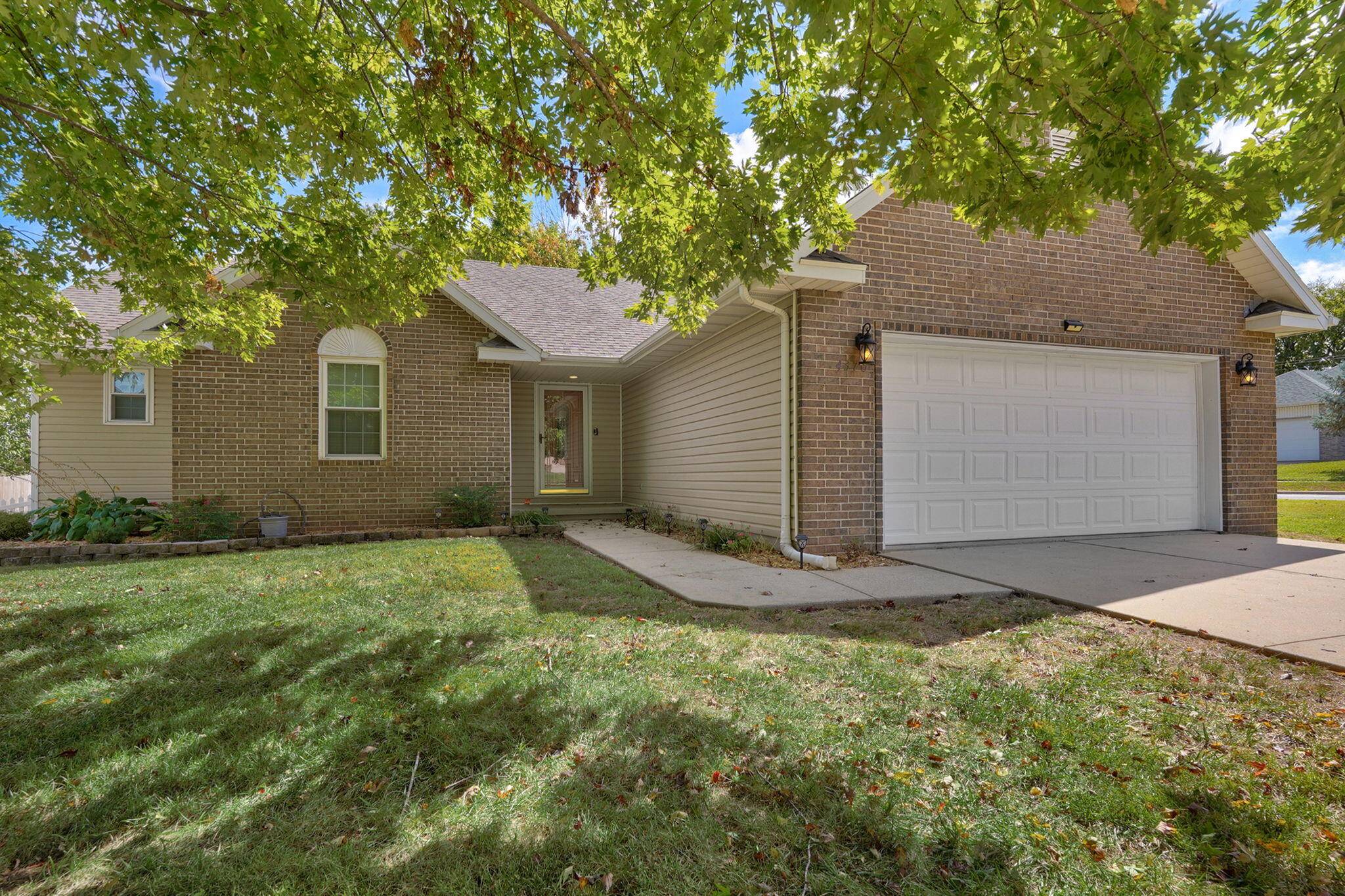 4370 S York AVE, Springfield, MO 65810
