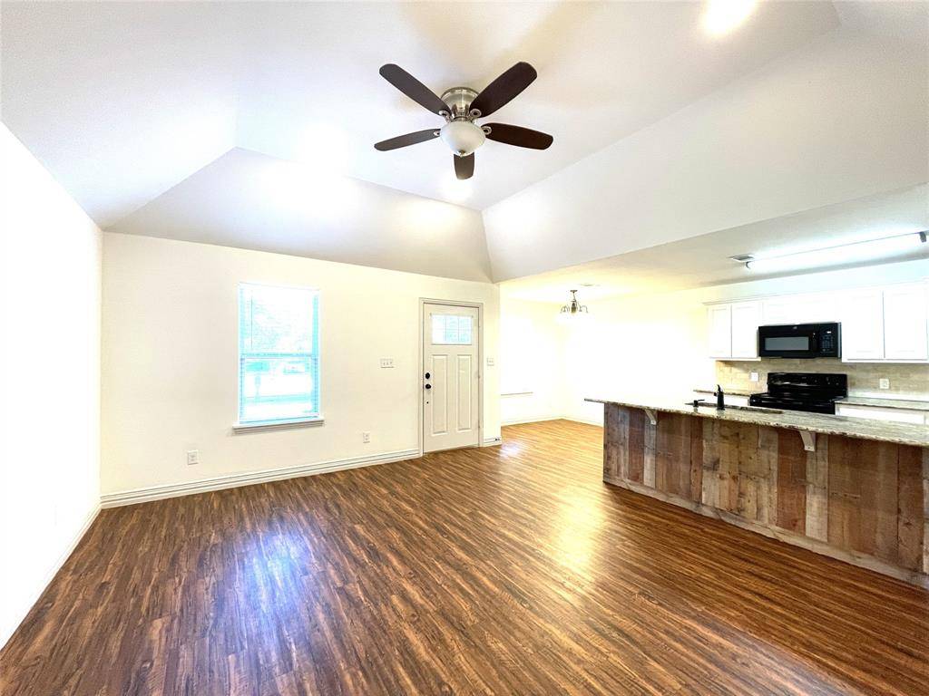 508 W Hull Street, Denison, TX 75020