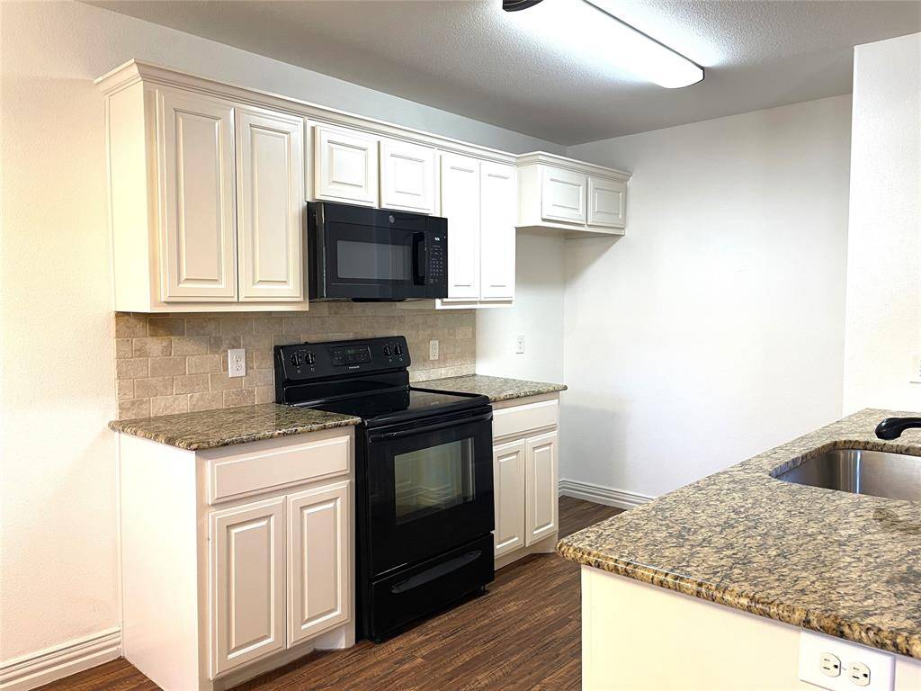 508 W Hull Street, Denison, TX 75020