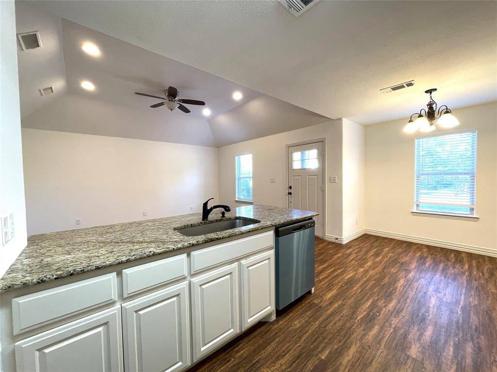 508 W Hull Street, Denison, TX 75020