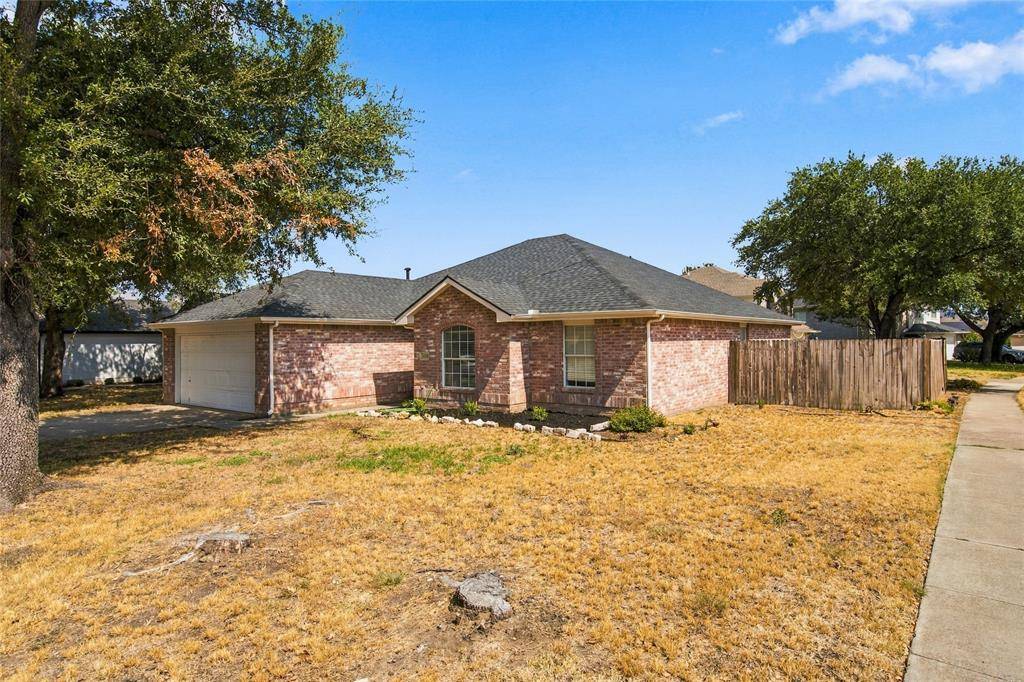 1024 Hiawatha Court, Saginaw, TX 76131