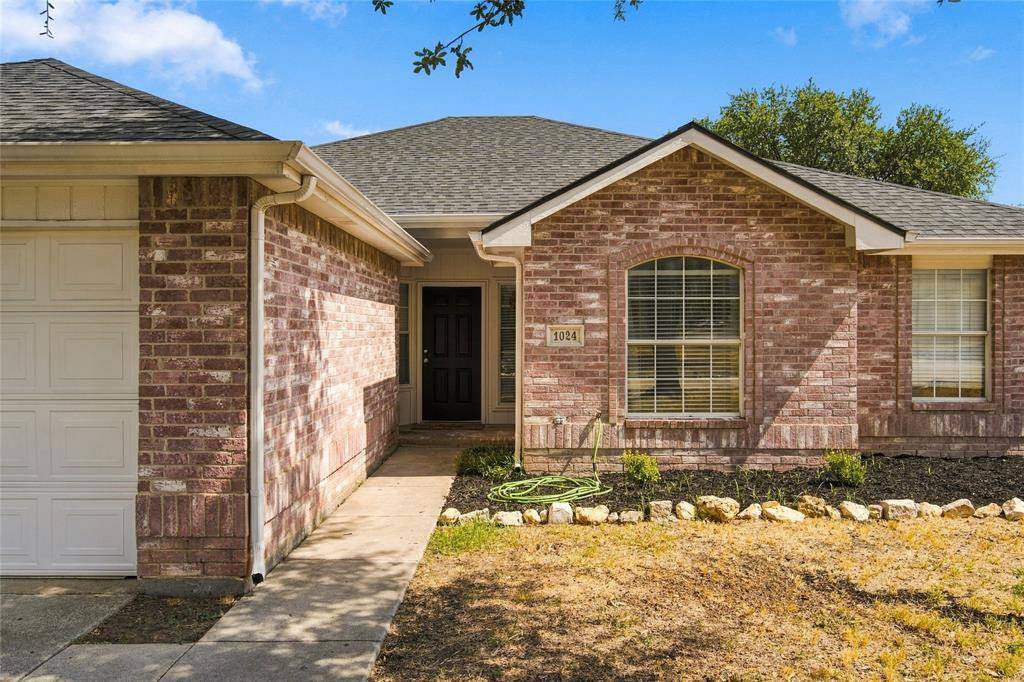1024 Hiawatha Court, Saginaw, TX 76131