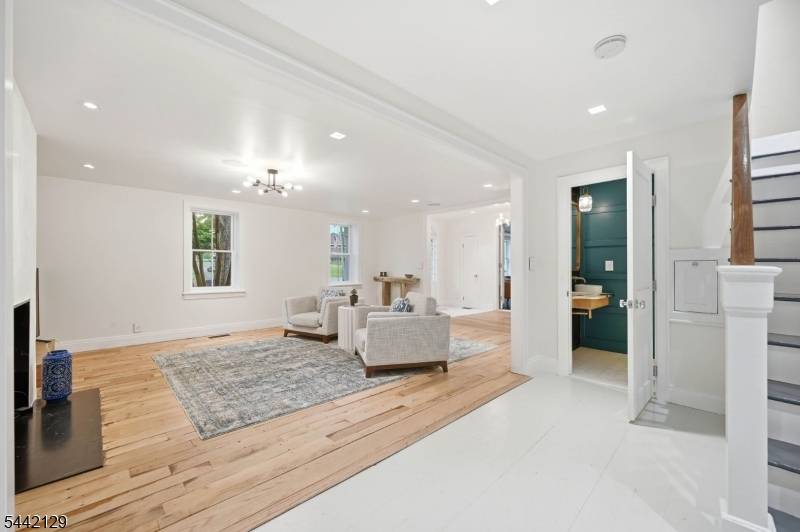54 E Main St, Mendham Boro, NJ 07945