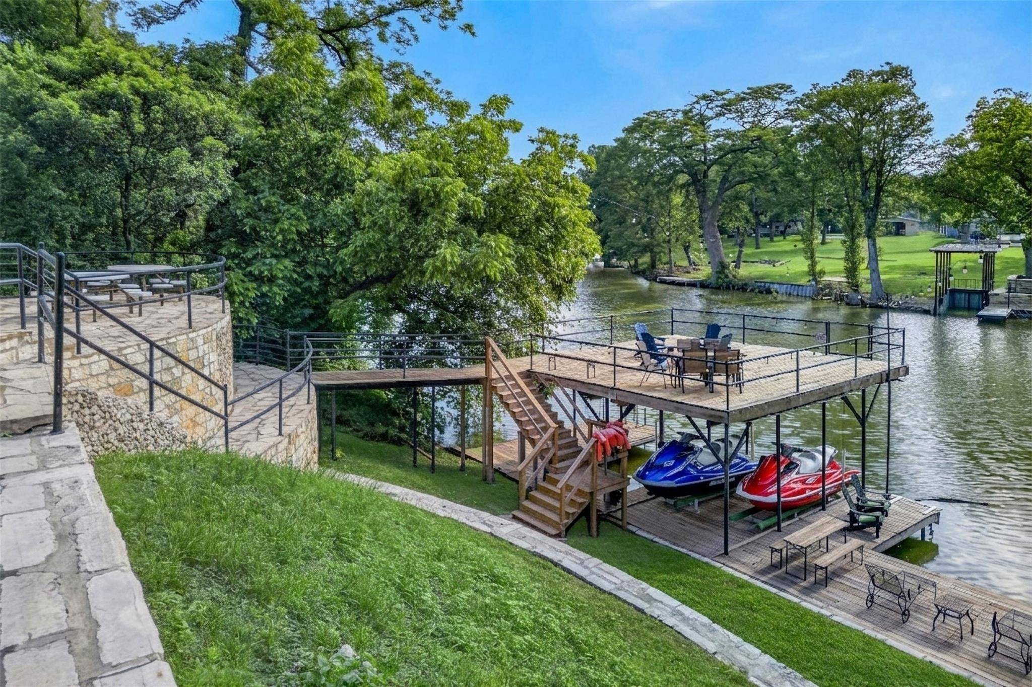 644 Cypress RDG, Mcqueeney, TX 78123