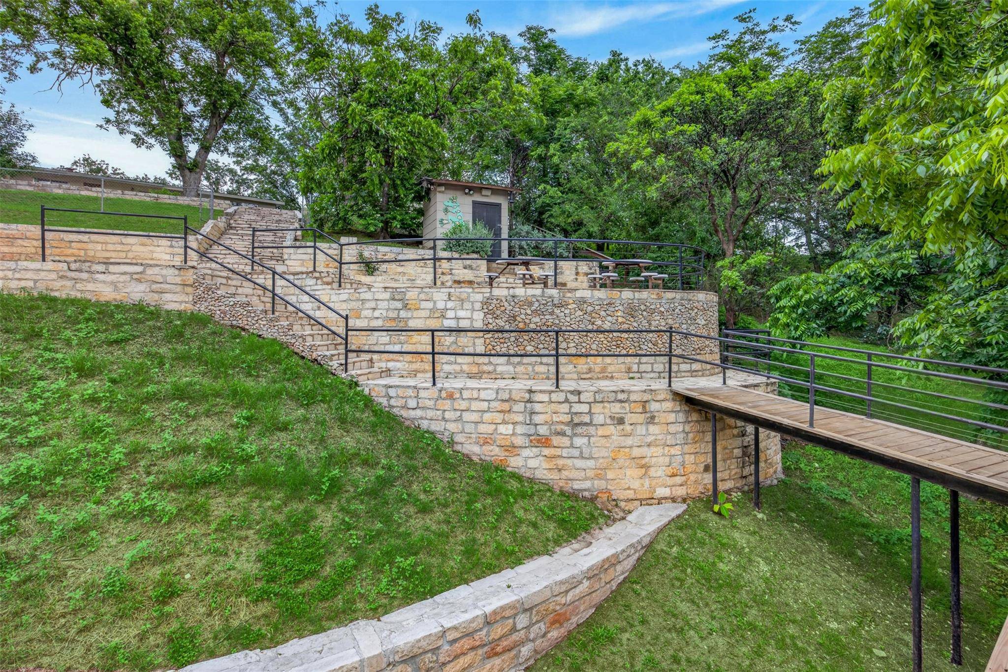 644 Cypress RDG, Mcqueeney, TX 78123