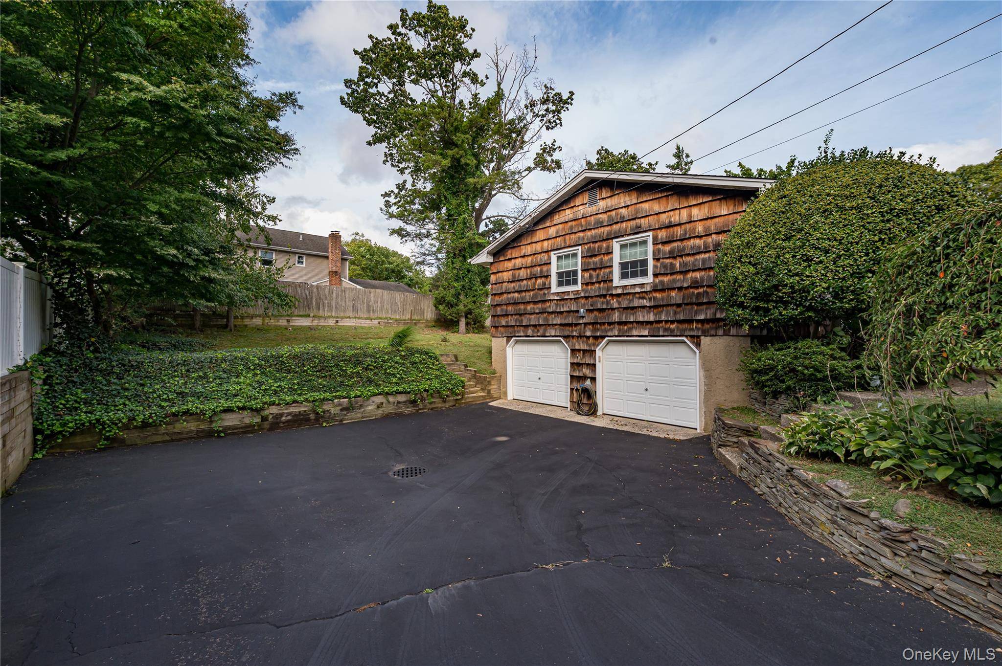 4 Huber PL, Saint James, NY 11780