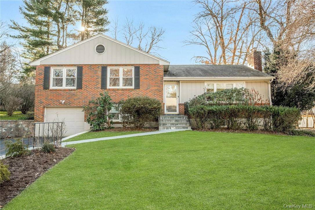6 Crest DR, White Plains, NY 10607