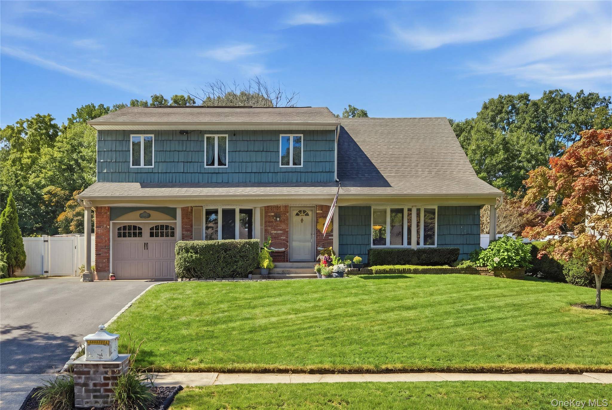 65 Hilden ST, Kings Park, NY 11754