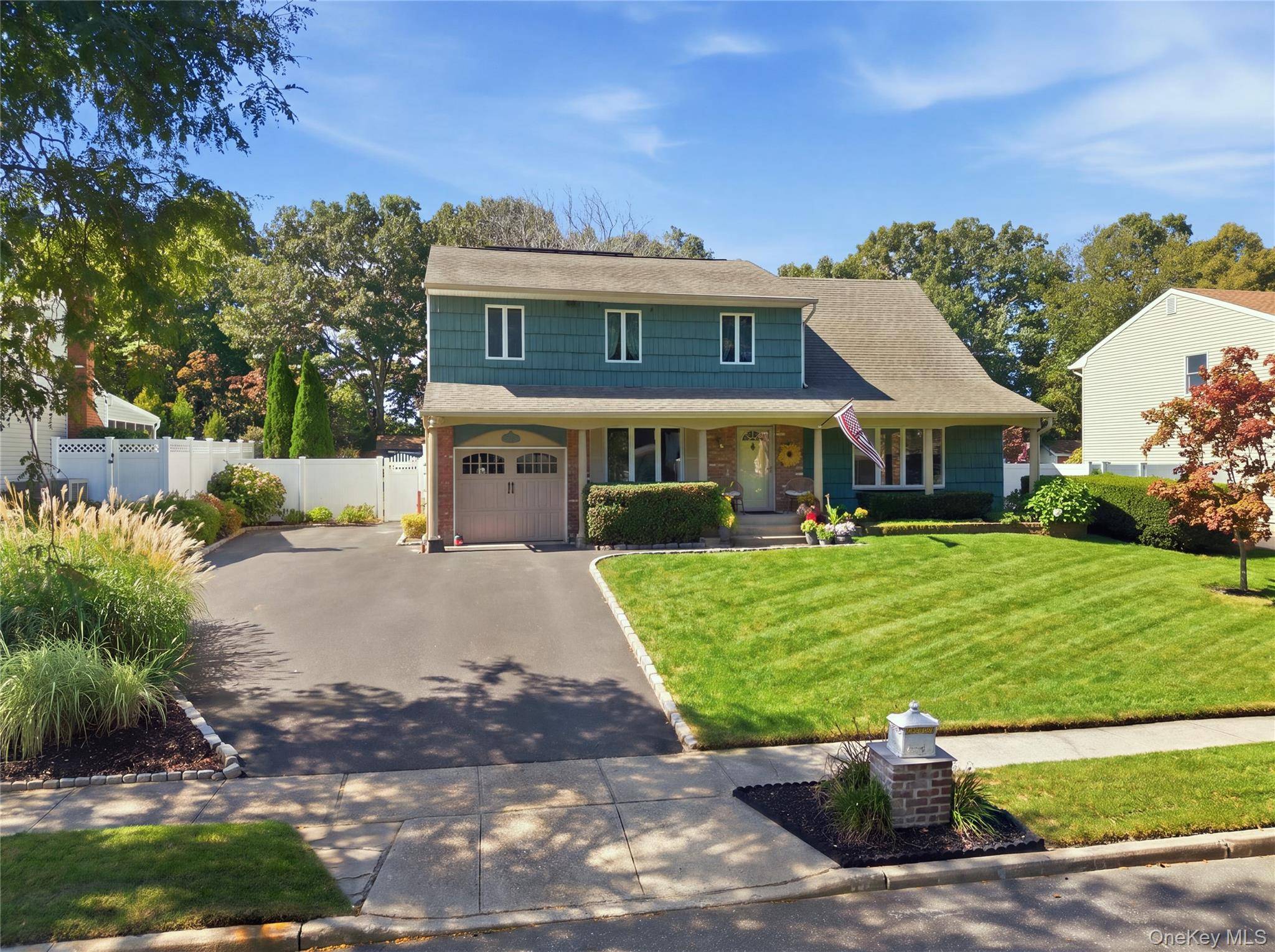 65 Hilden ST, Kings Park, NY 11754
