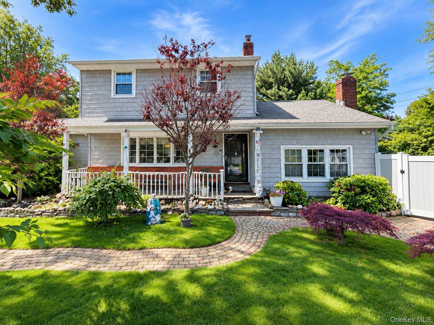 12 Cayuga AVE, East Northport, NY 11731