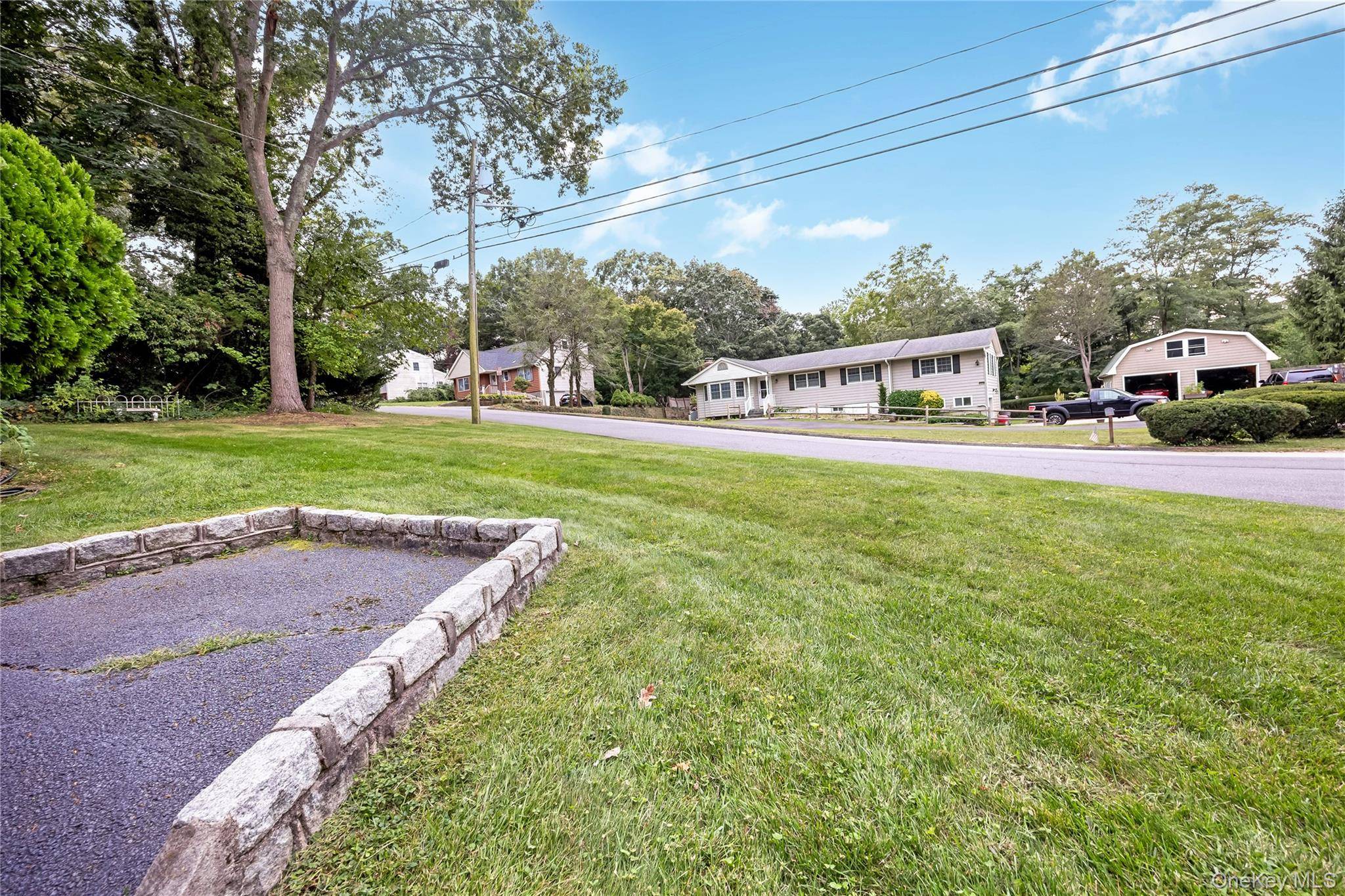 146 Elm ST, Ronkonkoma, NY 11779