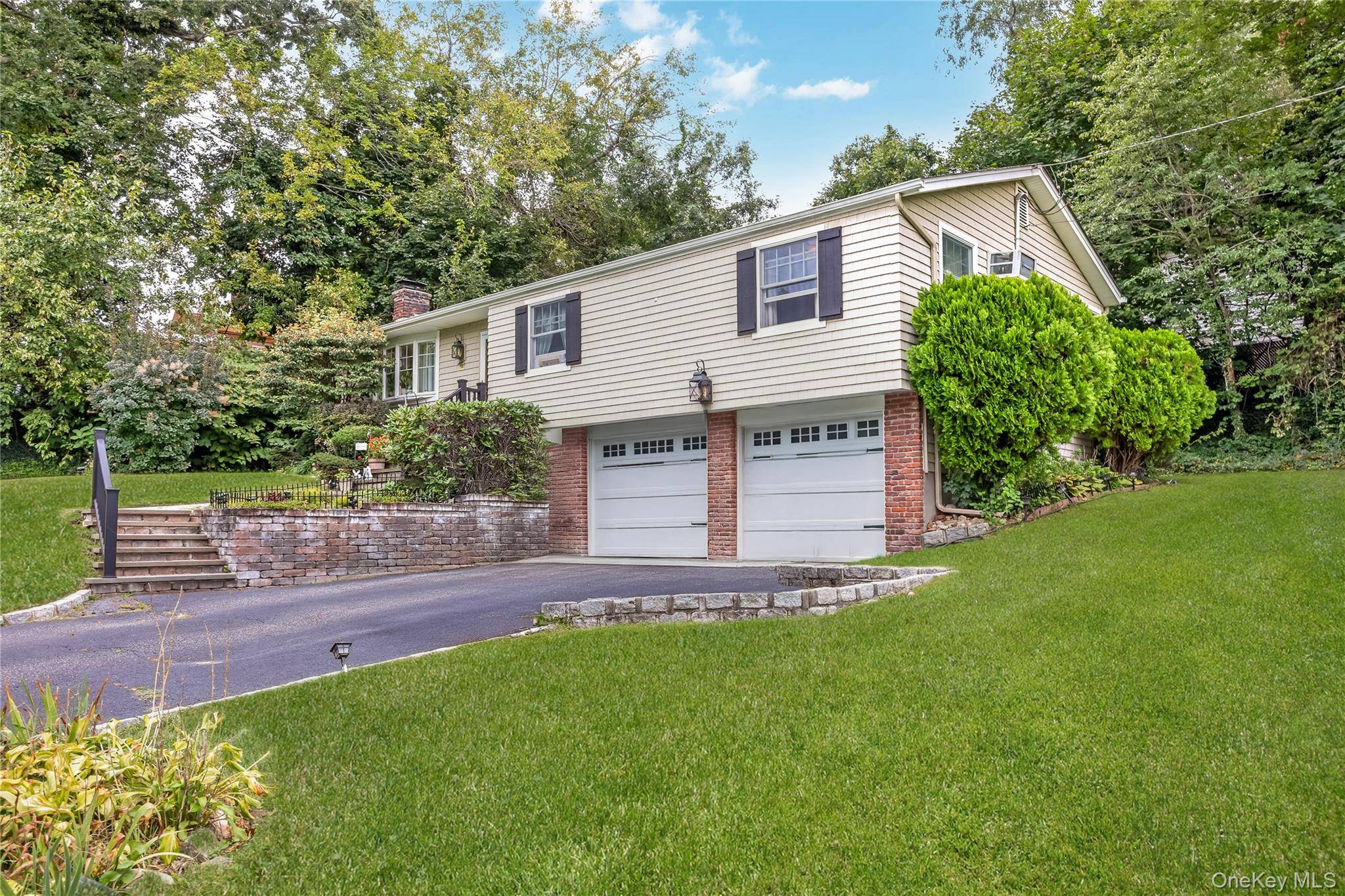 146 Elm ST, Ronkonkoma, NY 11779
