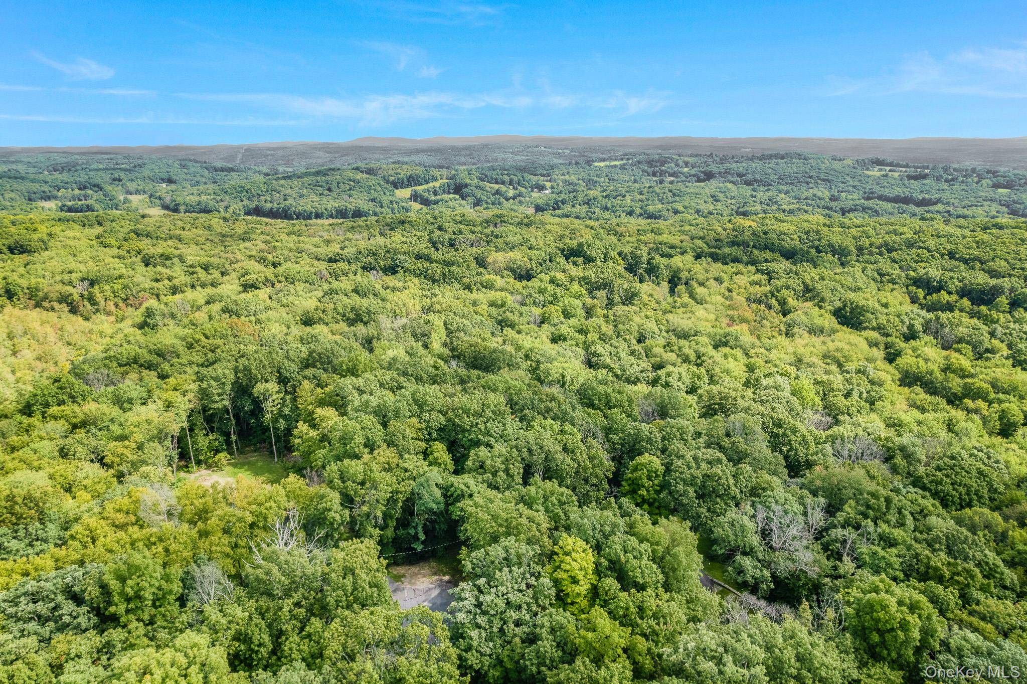 Contour LN, Salt Point, NY 12578