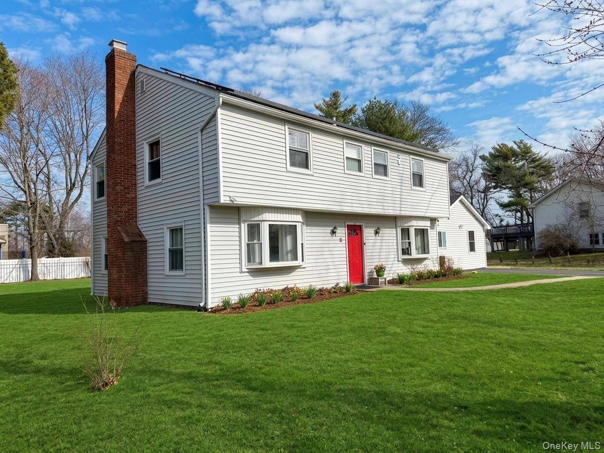 11 Manor LN, Stony Brook, NY 11790