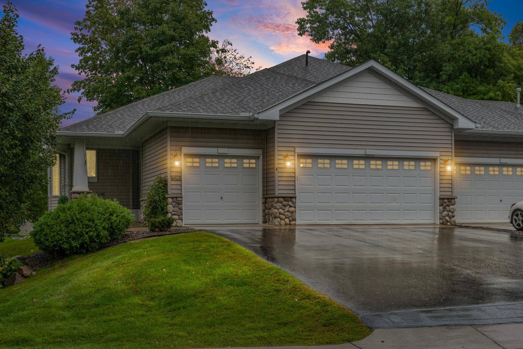 9250 Blackoaks LN N, Maple Grove, MN 55311