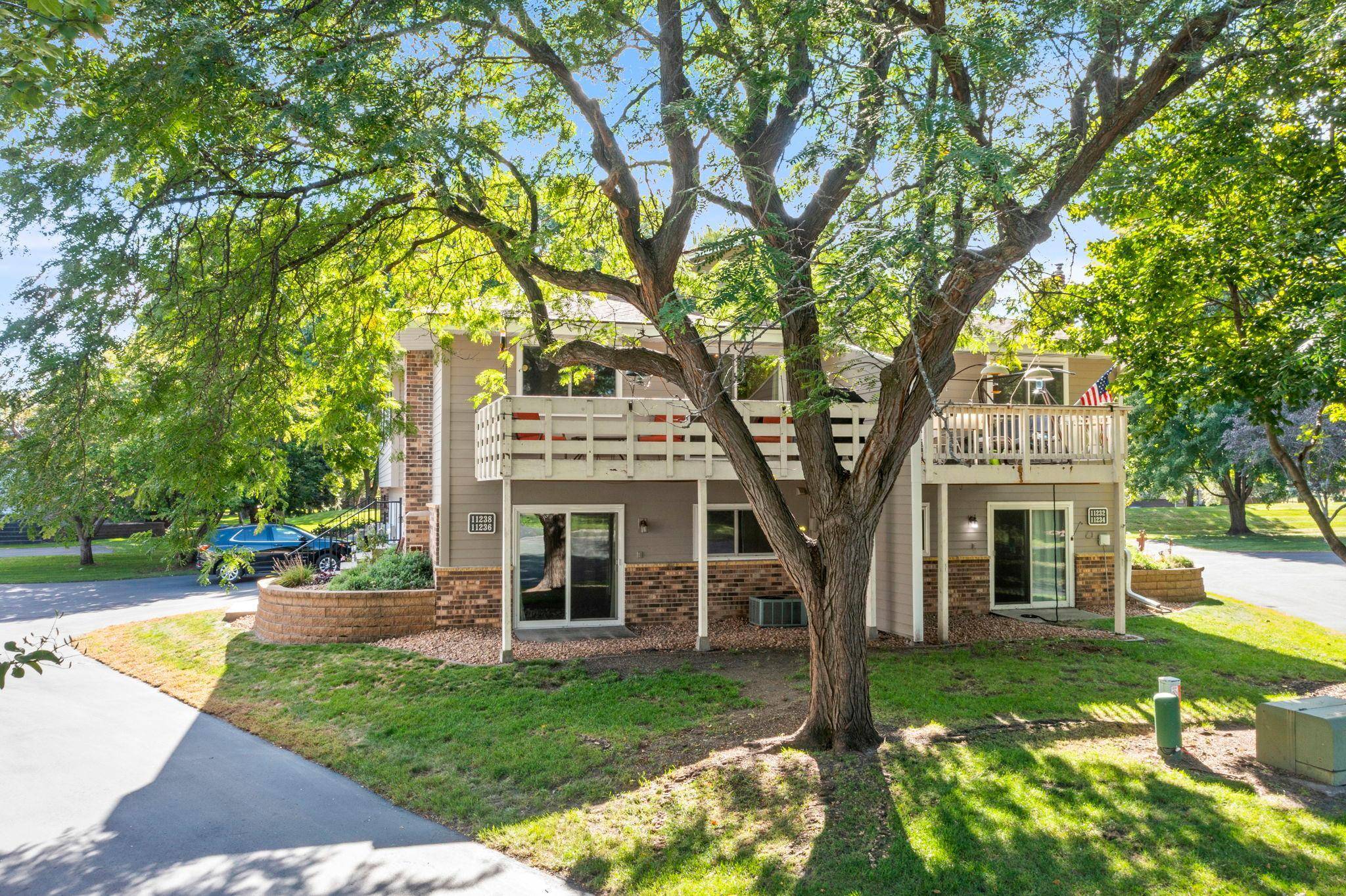 11236 Vessey CIR, Bloomington, MN 55437