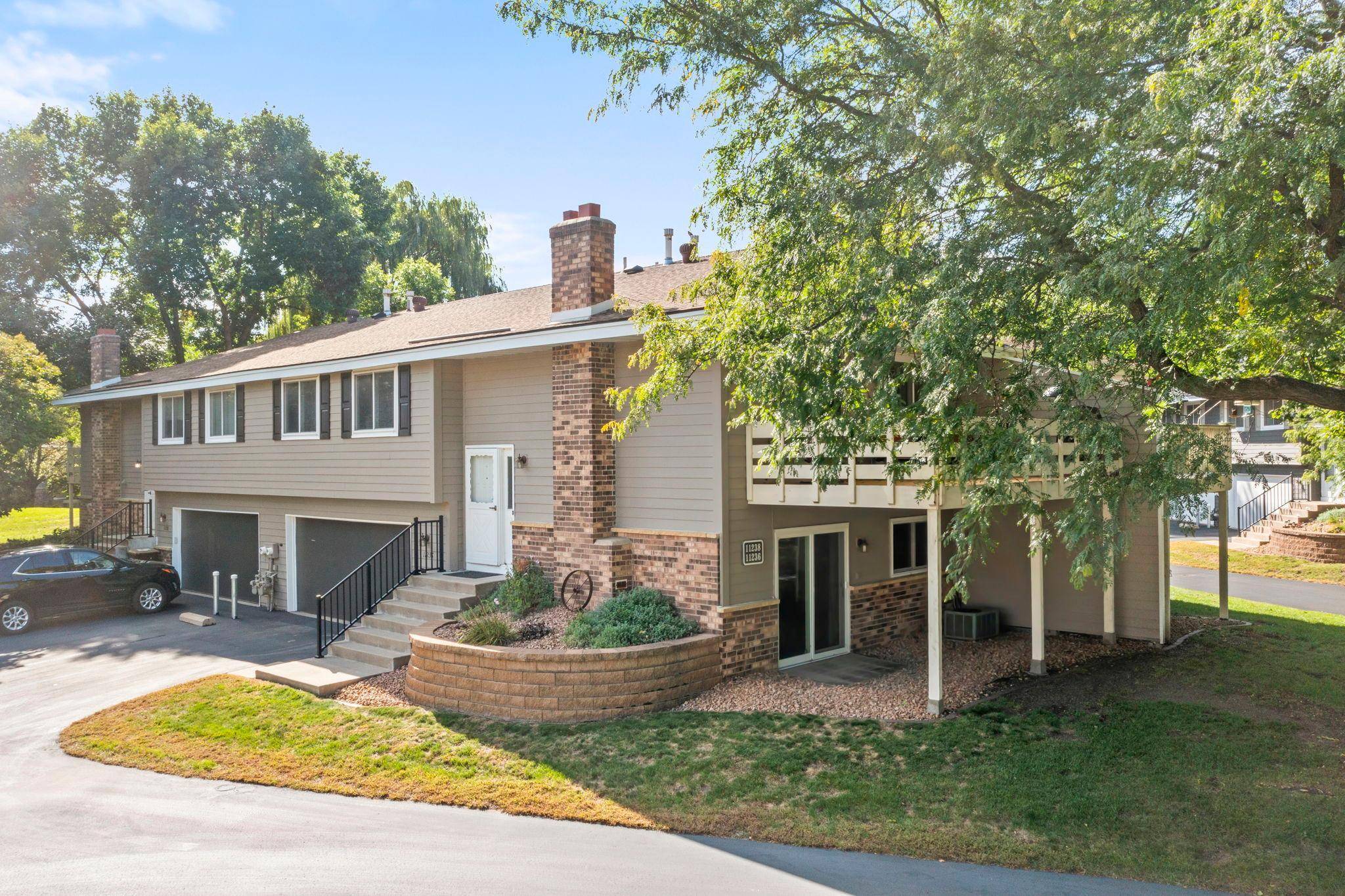 11236 Vessey CIR, Bloomington, MN 55437