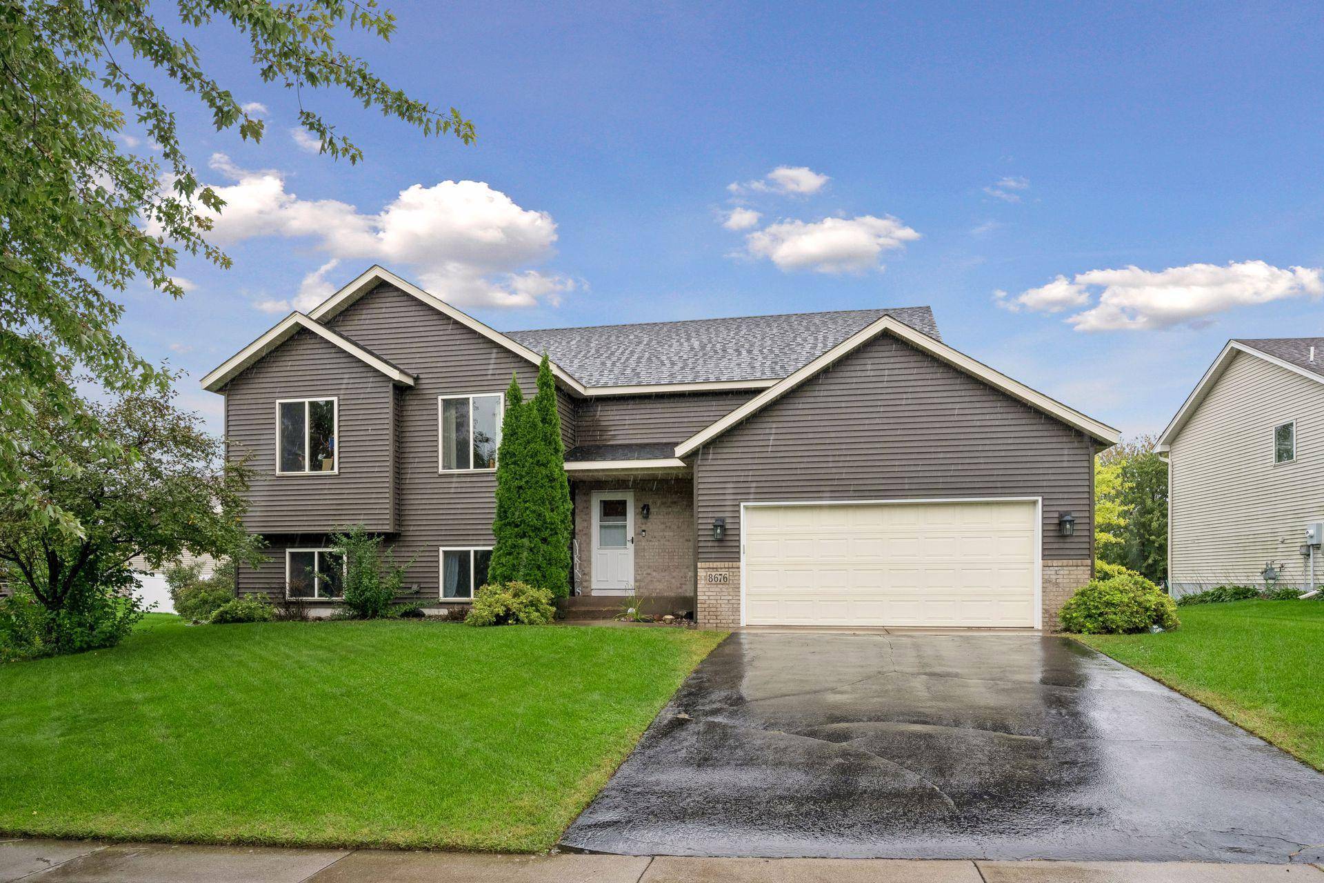 8676 Fairhill LN, Monticello, MN 55362