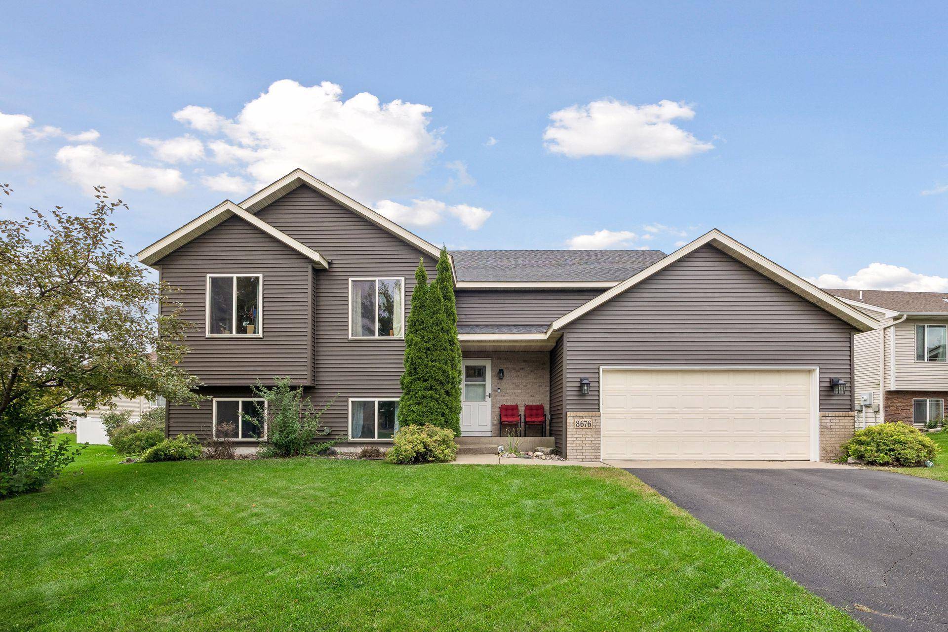 8676 Fairhill LN, Monticello, MN 55362