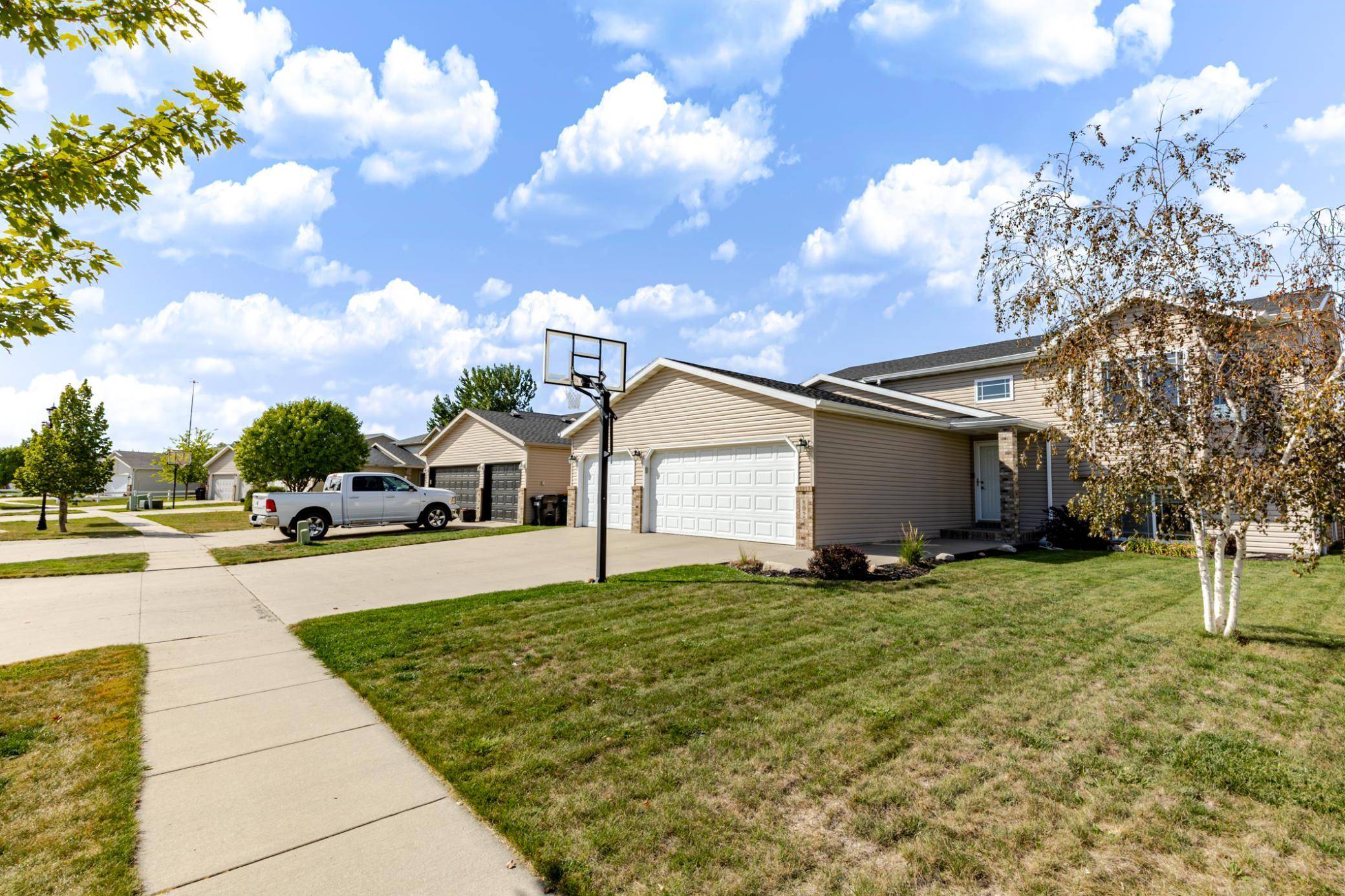 802 18th AVE W, West Fargo, ND 58078