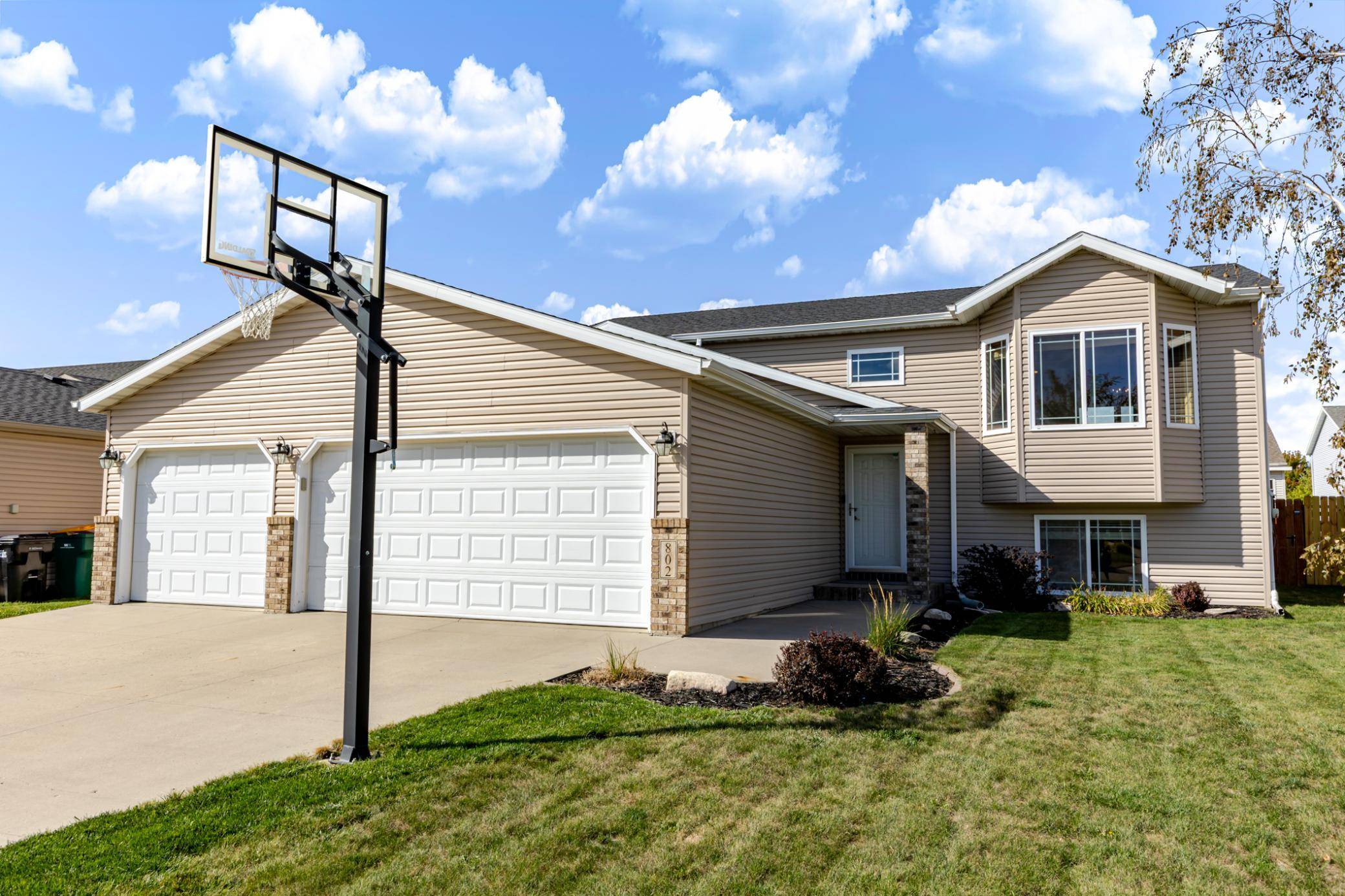 802 18th AVE W, West Fargo, ND 58078