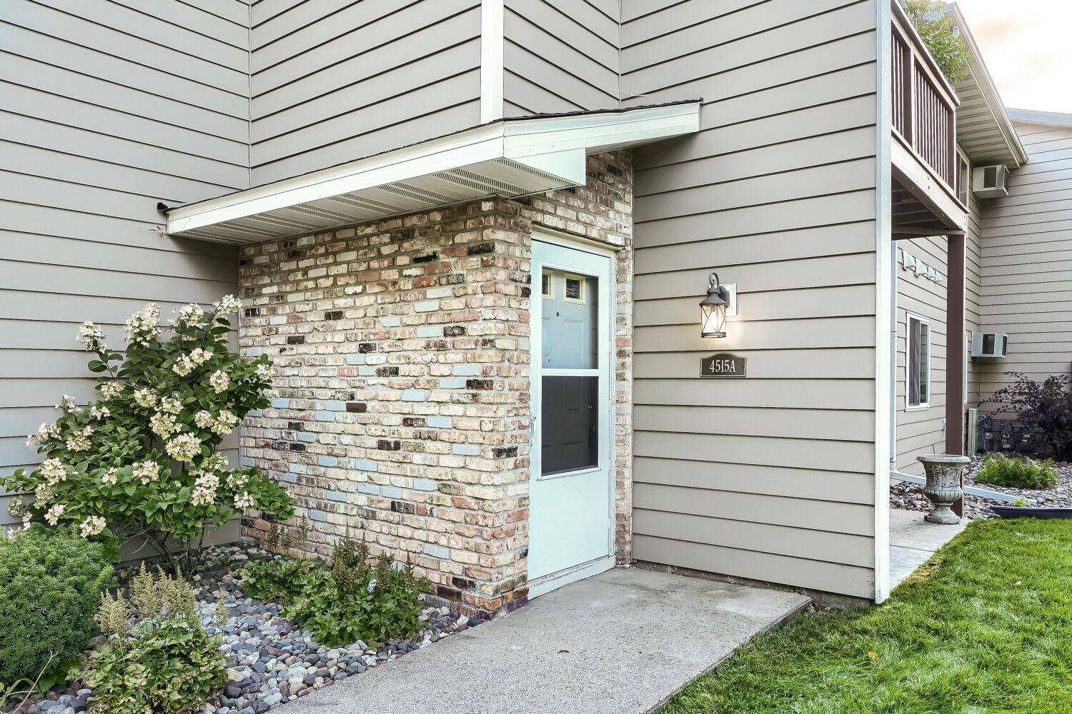 4515 Cinnamon Ridge TRL #A, Eagan, MN 55122