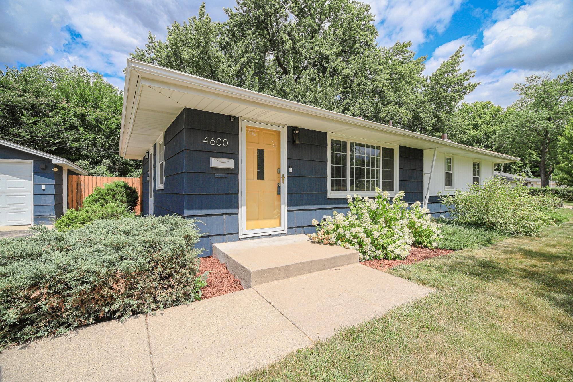 4600 Nord DR, Bloomington, MN 55437