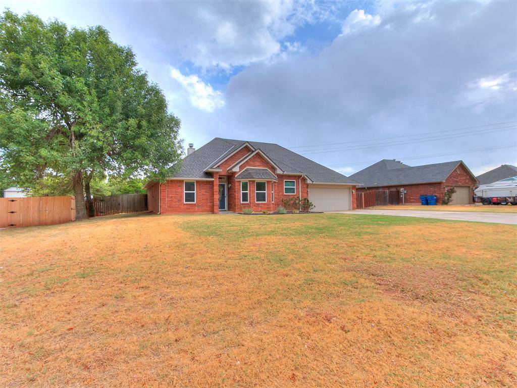 1533 E Persimmon LN, Mustang, OK 73064