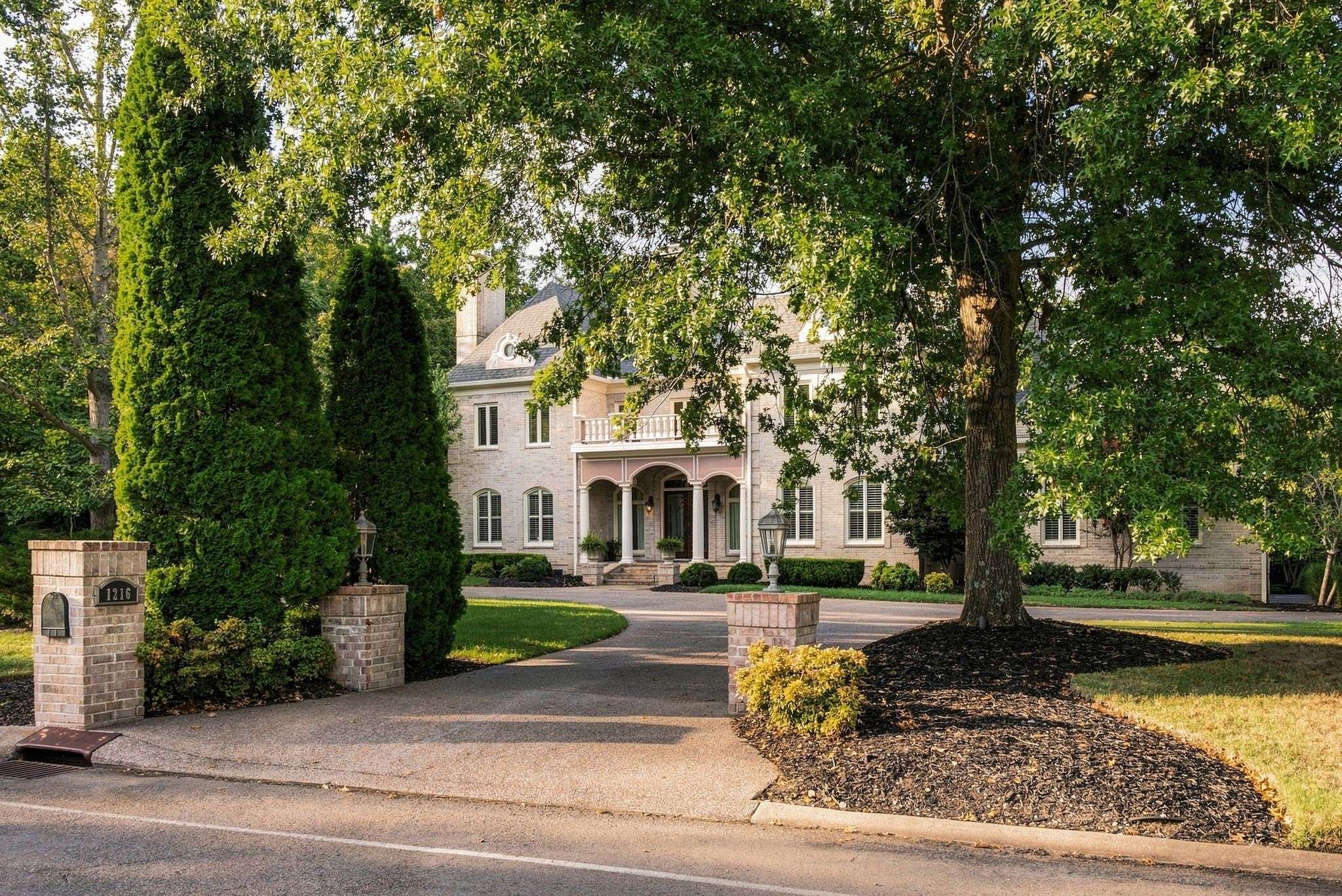 1216 Beddington Park, Nashville, TN 37215