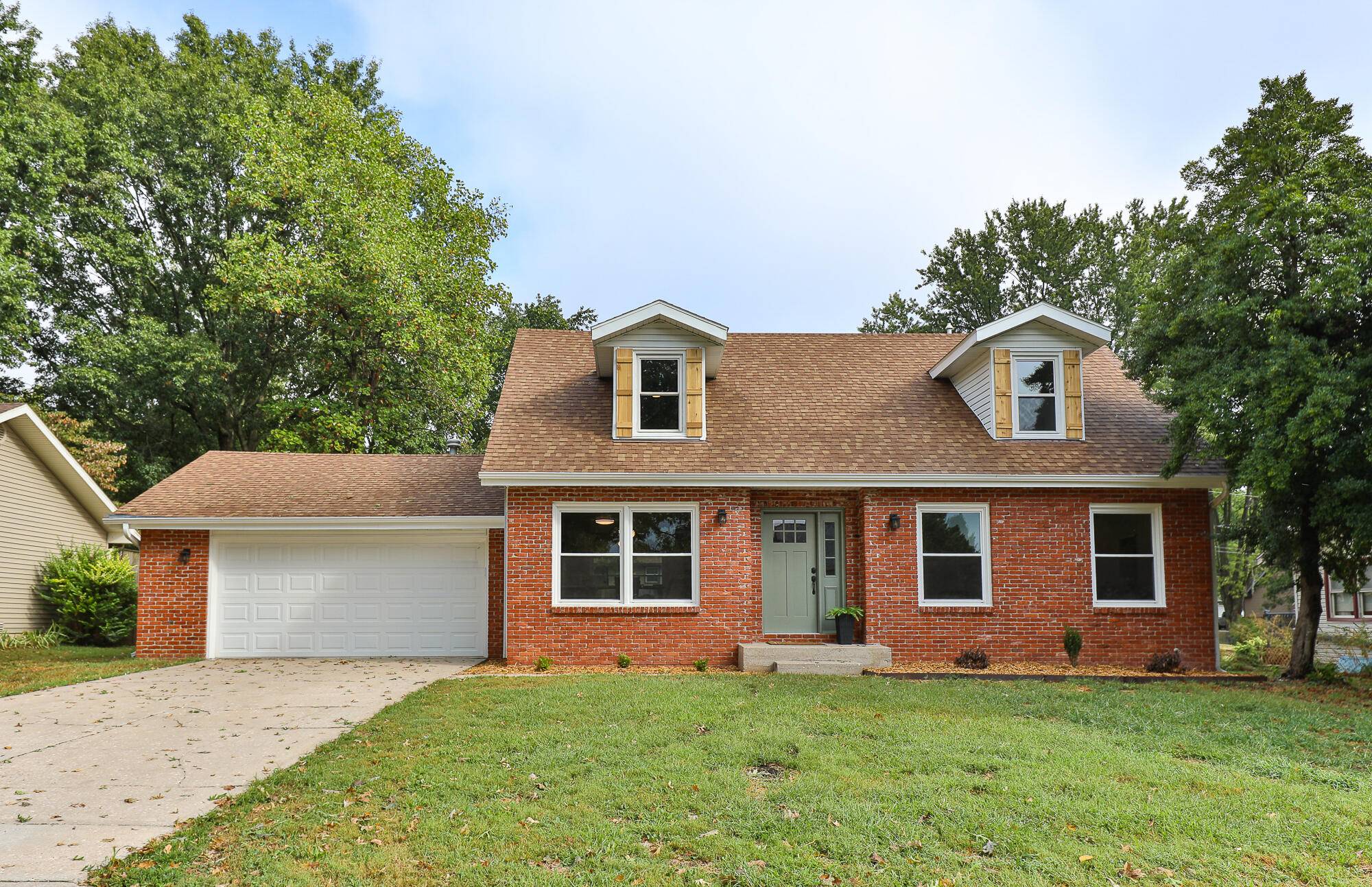 833 E Mentor ST, Springfield, MO 65810