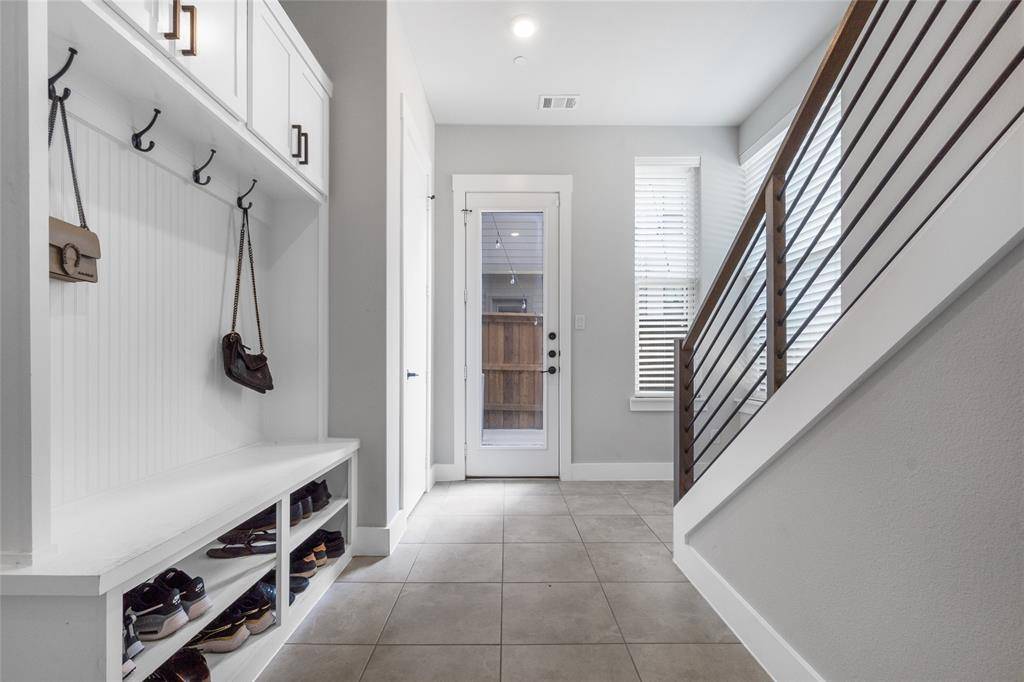 621 N Tyler Street #202, Dallas, TX 75208