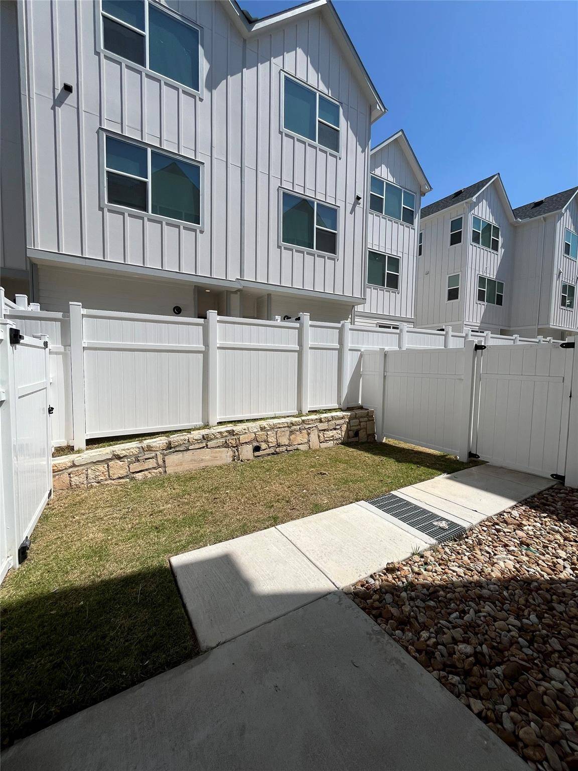 301 Promenade CT, Manchaca, TX 78652
