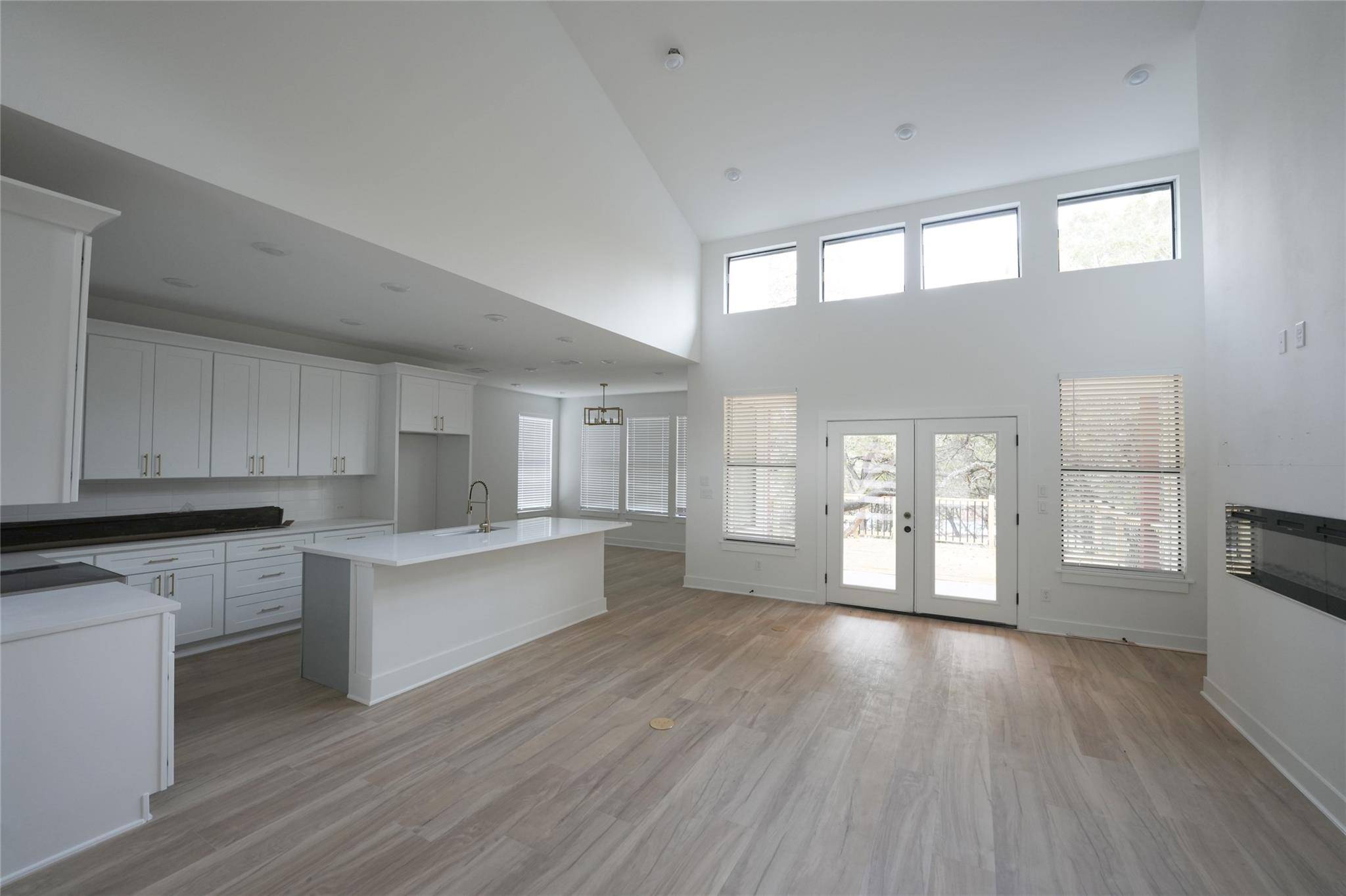 48 Acacia DR, Wimberley, TX 78676