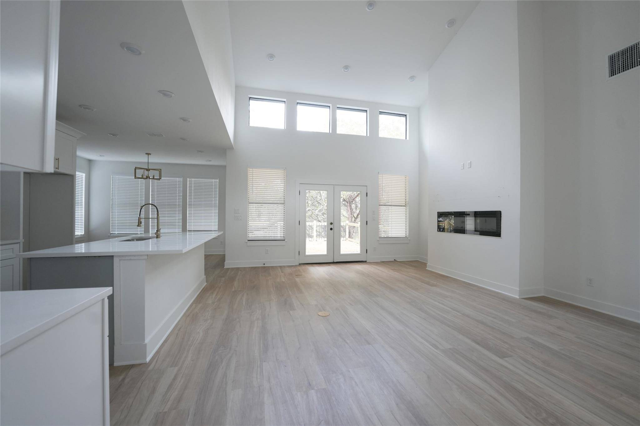 48 Acacia DR, Wimberley, TX 78676