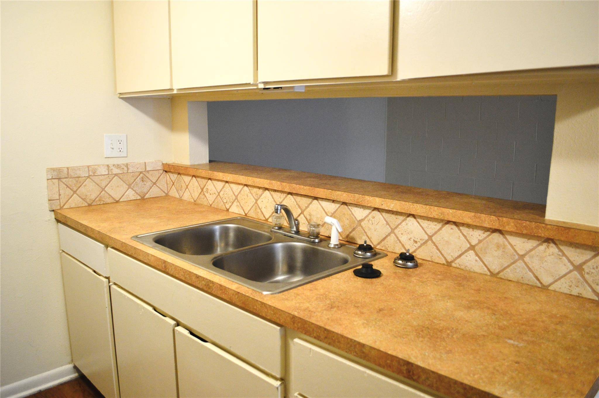 4709 Harmon Ave #420, Austin, TX 78751