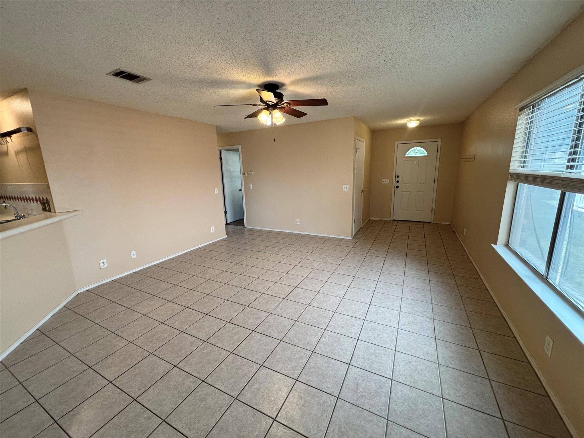 1900 Summer Rain DR, Cedar Park, TX 78613