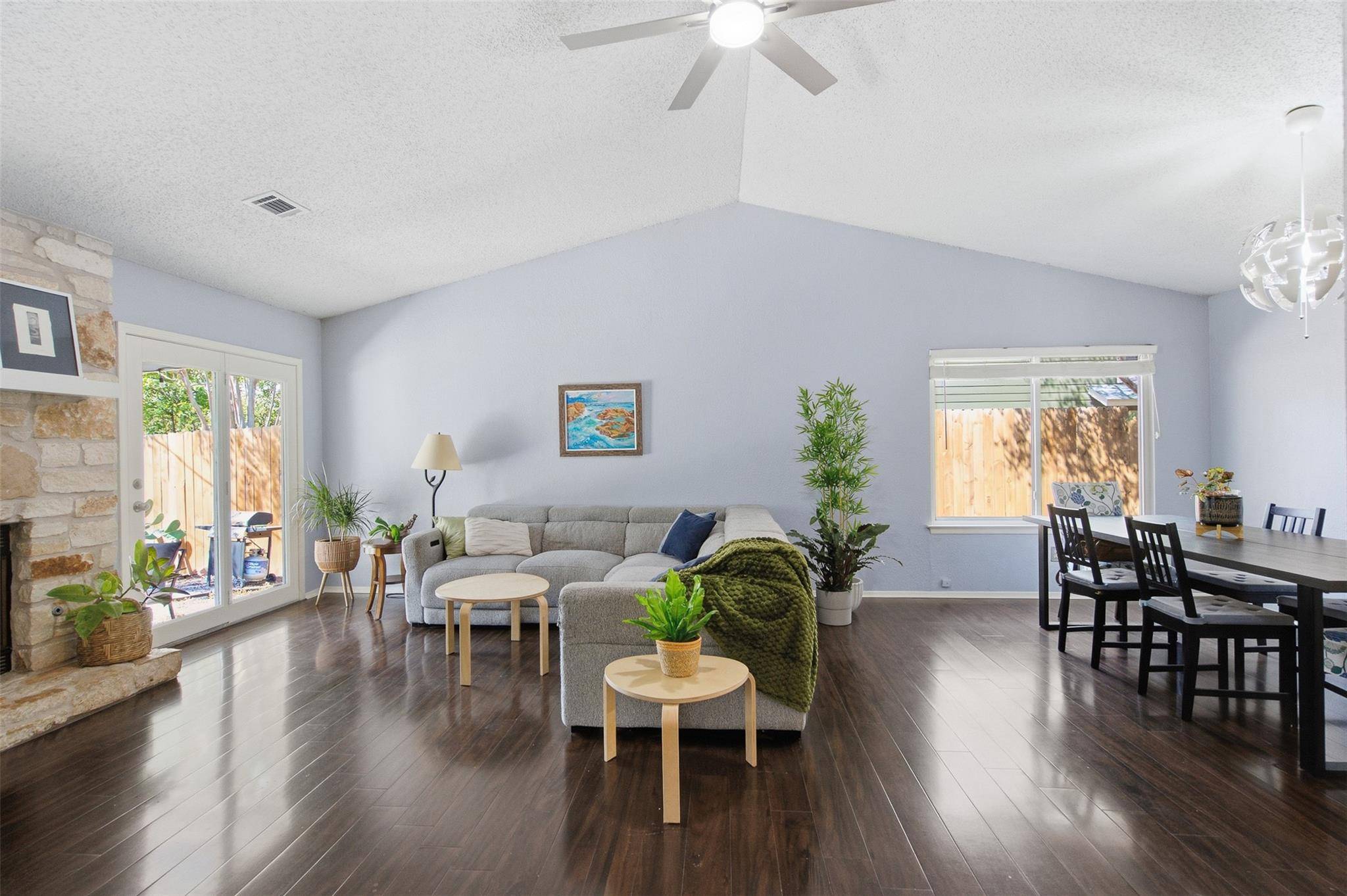 4817 Pelham DR, Austin, TX 78727