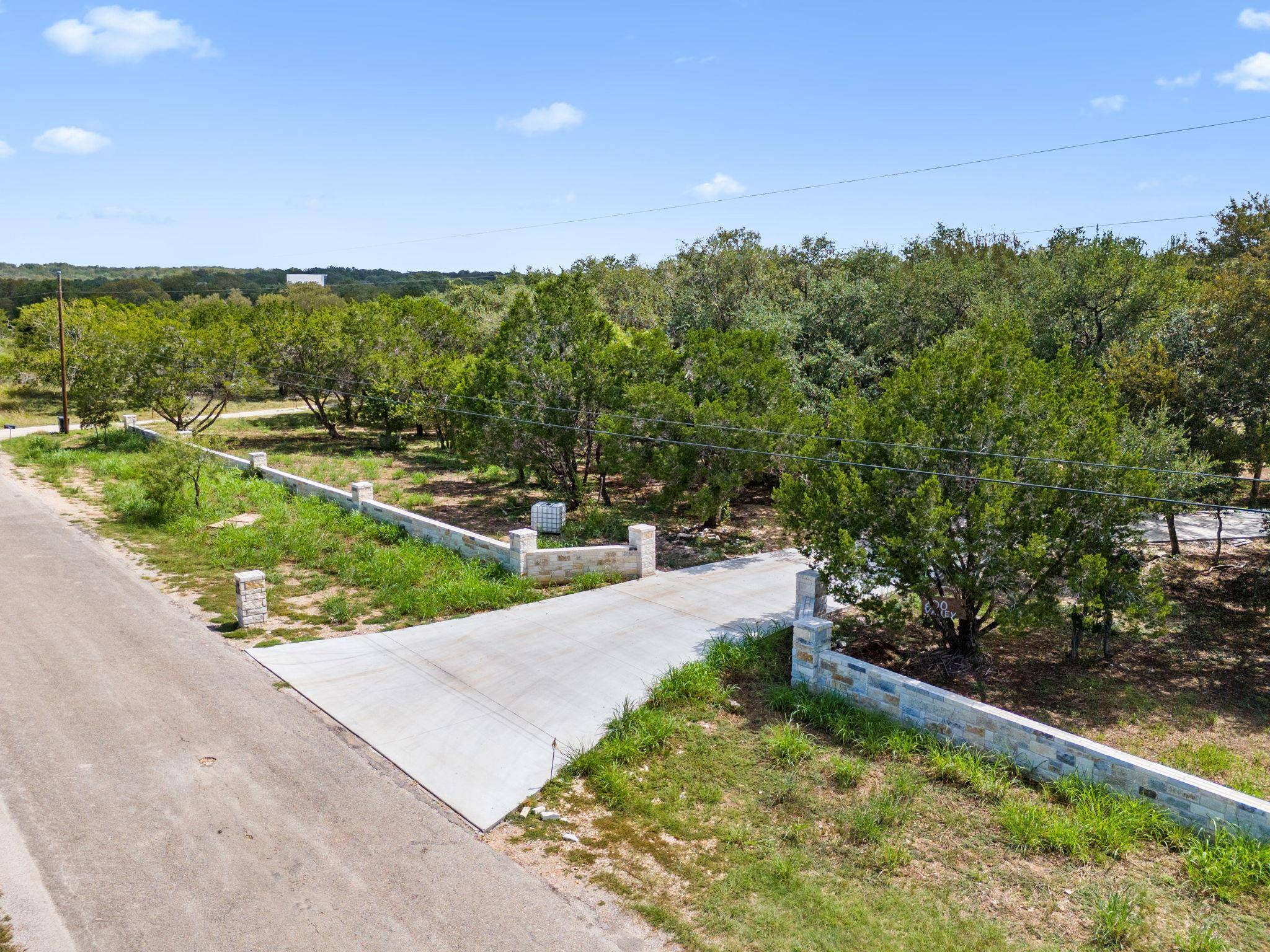 200 Valley View West RD, San Marcos, TX 78666