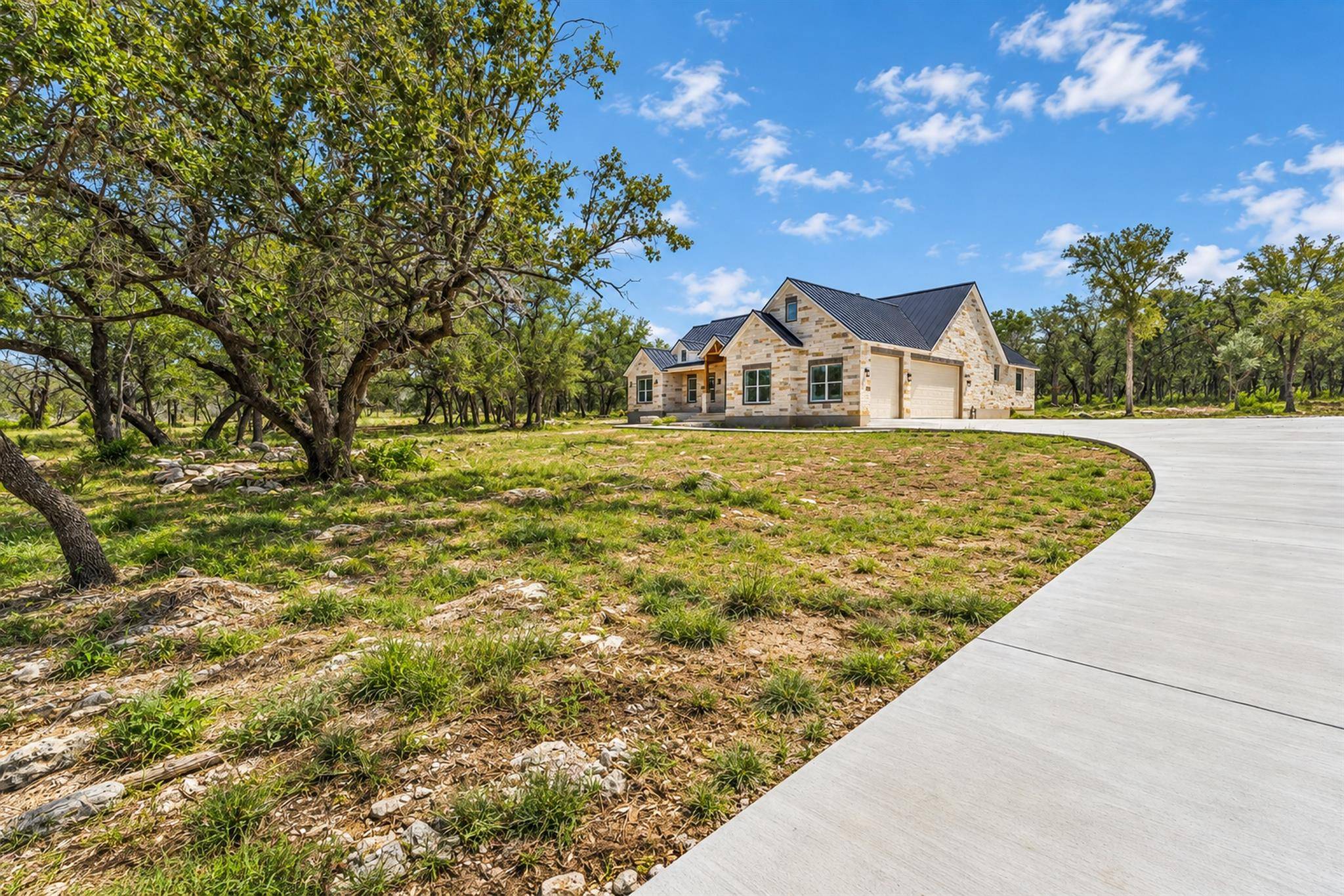 200 Valley View West RD, San Marcos, TX 78666