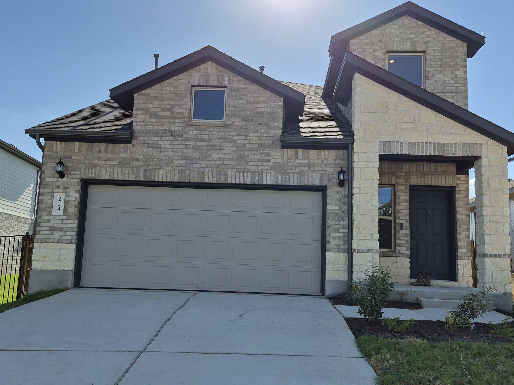 224 Groveland DR, Liberty Hill, TX 78642