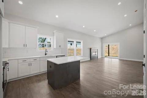 917 Overlook DR SW, Lenoir, NC 28645