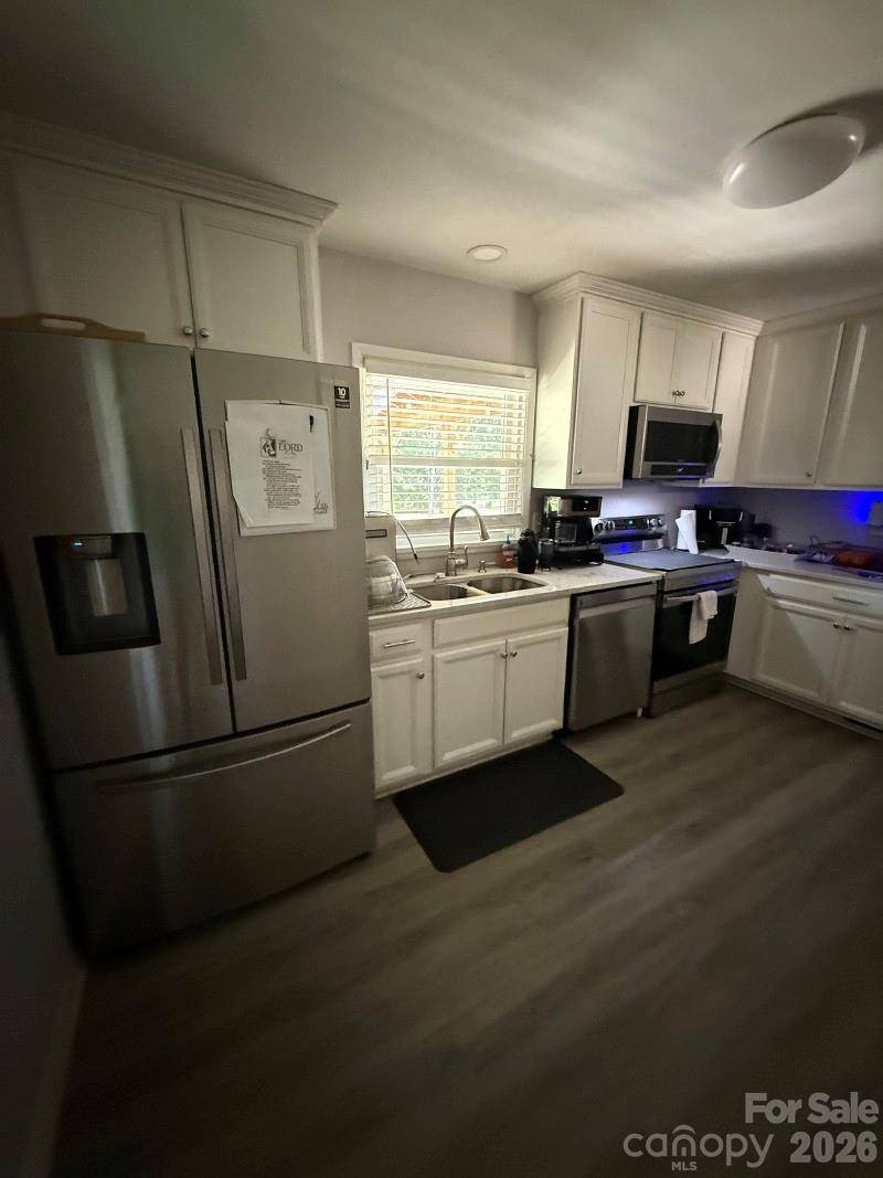 3432 Farrhill RD, Charlotte, NC 28214